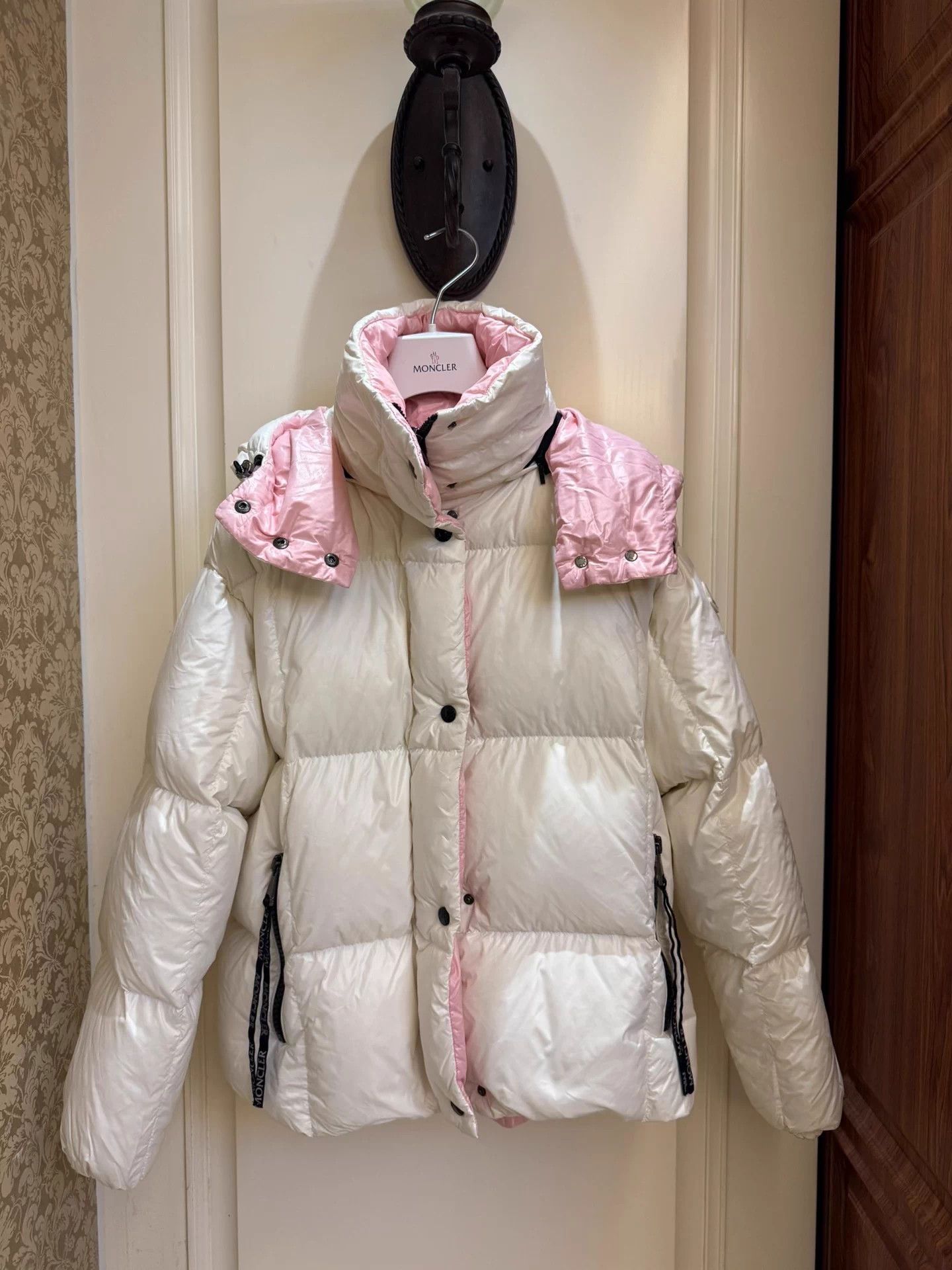 Moncler Moncler Parana down jacket women's size 0 95 new Size XS / US 0-2 / IT 36-38 - 1 Thumbnail