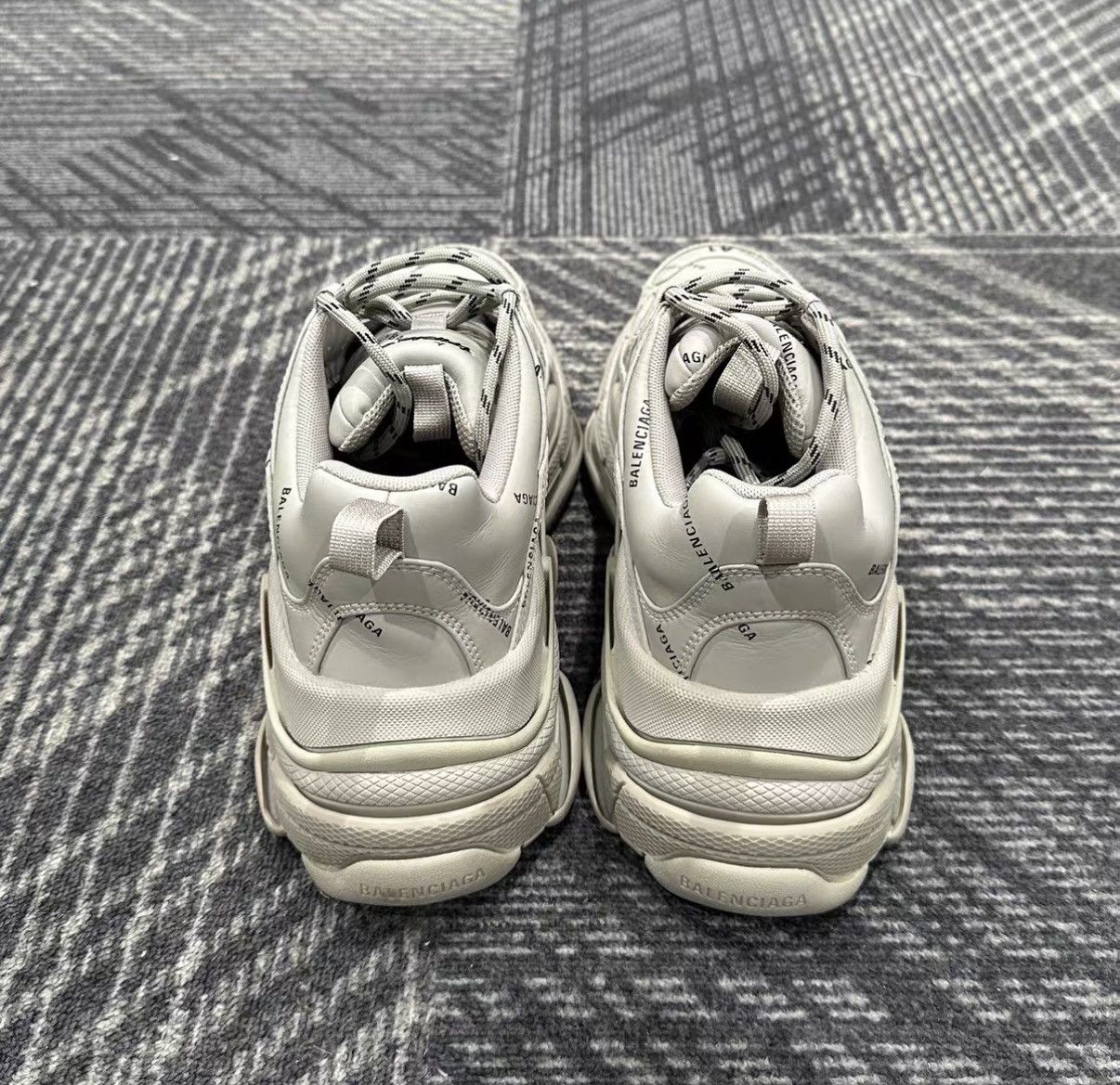 Balenciaga Balenciaga Triple S Grey Graffiti Sneakers J42 Size US 8 / EU 41 - 3 Thumbnail