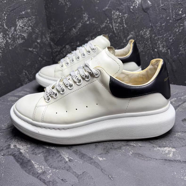 Alexander McQueen Oversized Sneakers Black Heel Tab Q10 Size US 7 / EU 40 - 7 Thumbnail