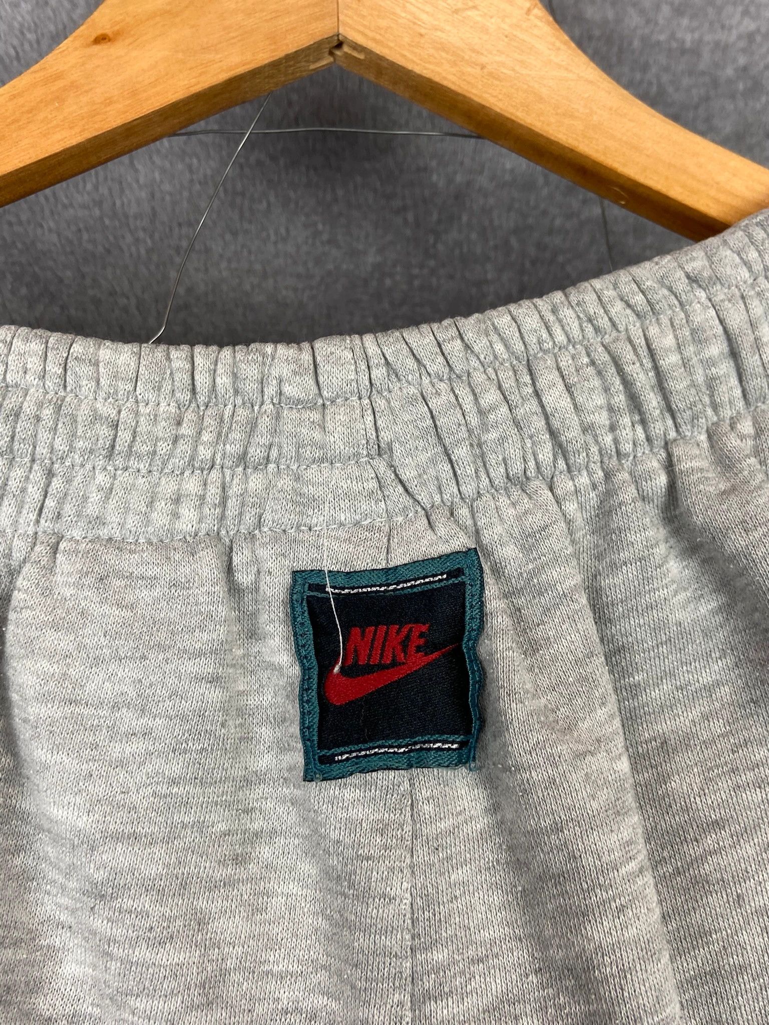 Nike Sweat Shorts Nike grey vintage swoosh logo streetwear M Size US 32 / EU 48 - 5 Thumbnail