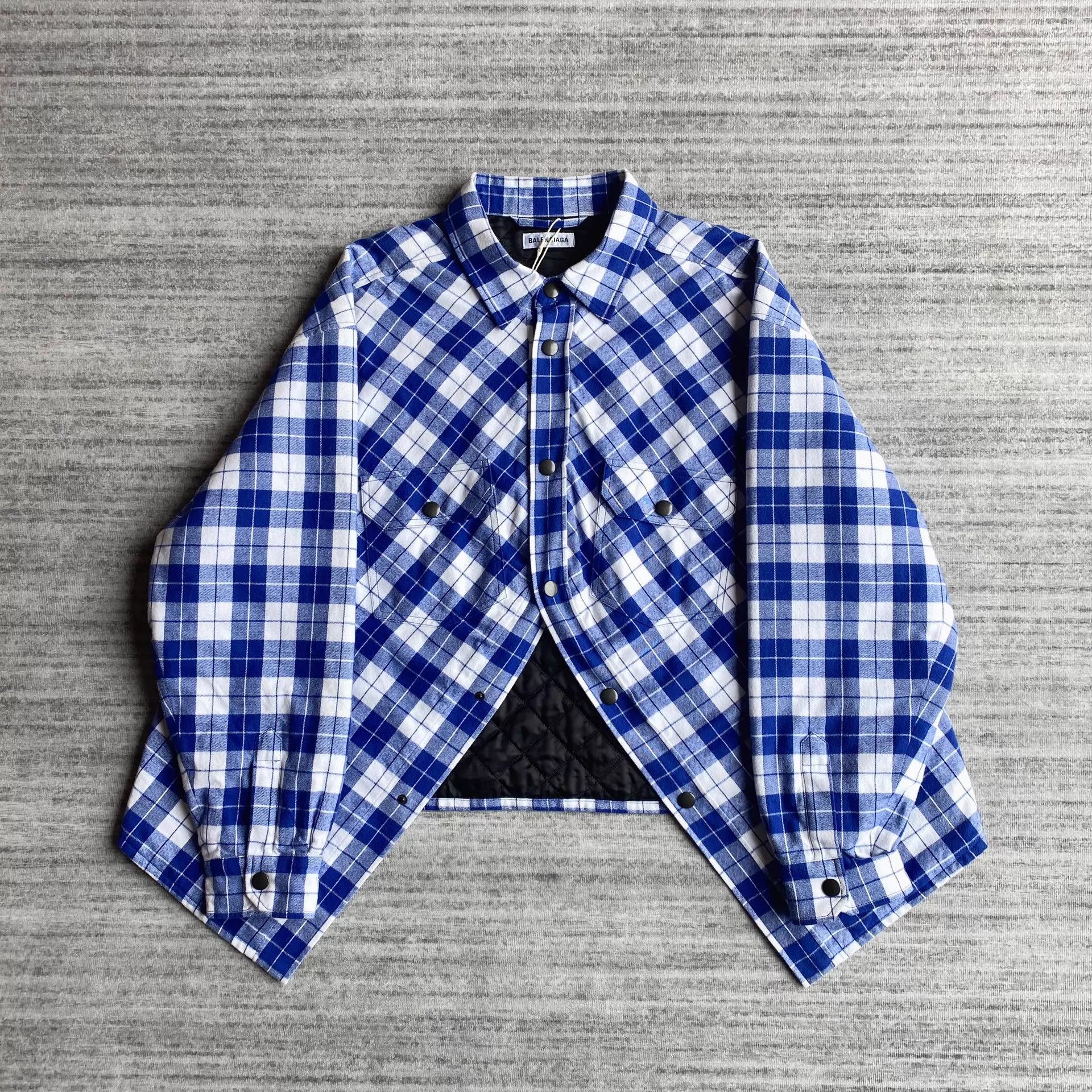 Balenciaga Balenciaga White & Blue Check Boxy Shirt Jacket 34 Size XS / US 0-2 / IT 36-38 - 1 Thumbnail