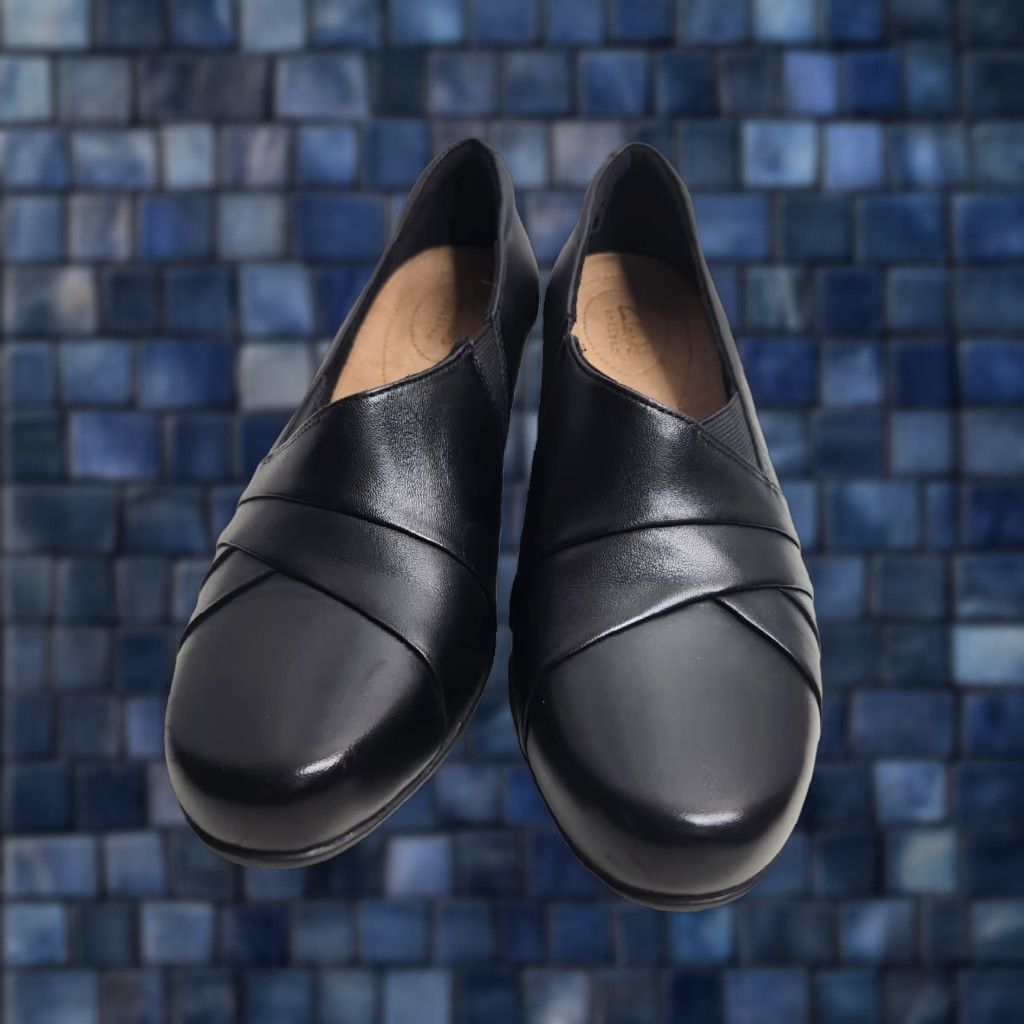 Clarks Clarks Collection Women's Black Casual Slip-On Heeled Loafer Size 10 M Size US 10 / IT 40 - 1 Thumbnail