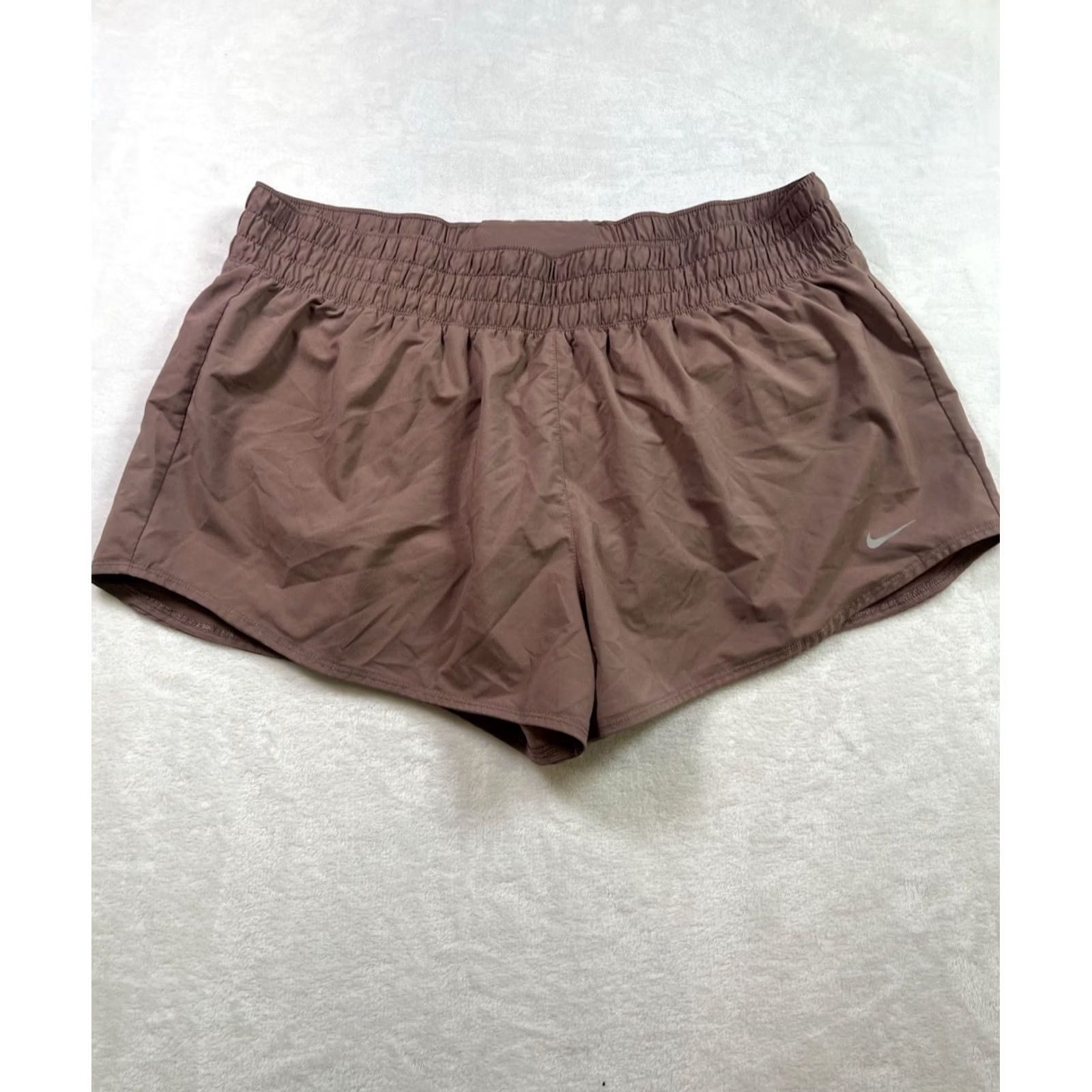 Nike Nike Dri-FIT One Womens Shorts Mauve XL EUC Size 40" / US 18 - 2 Thumbnail