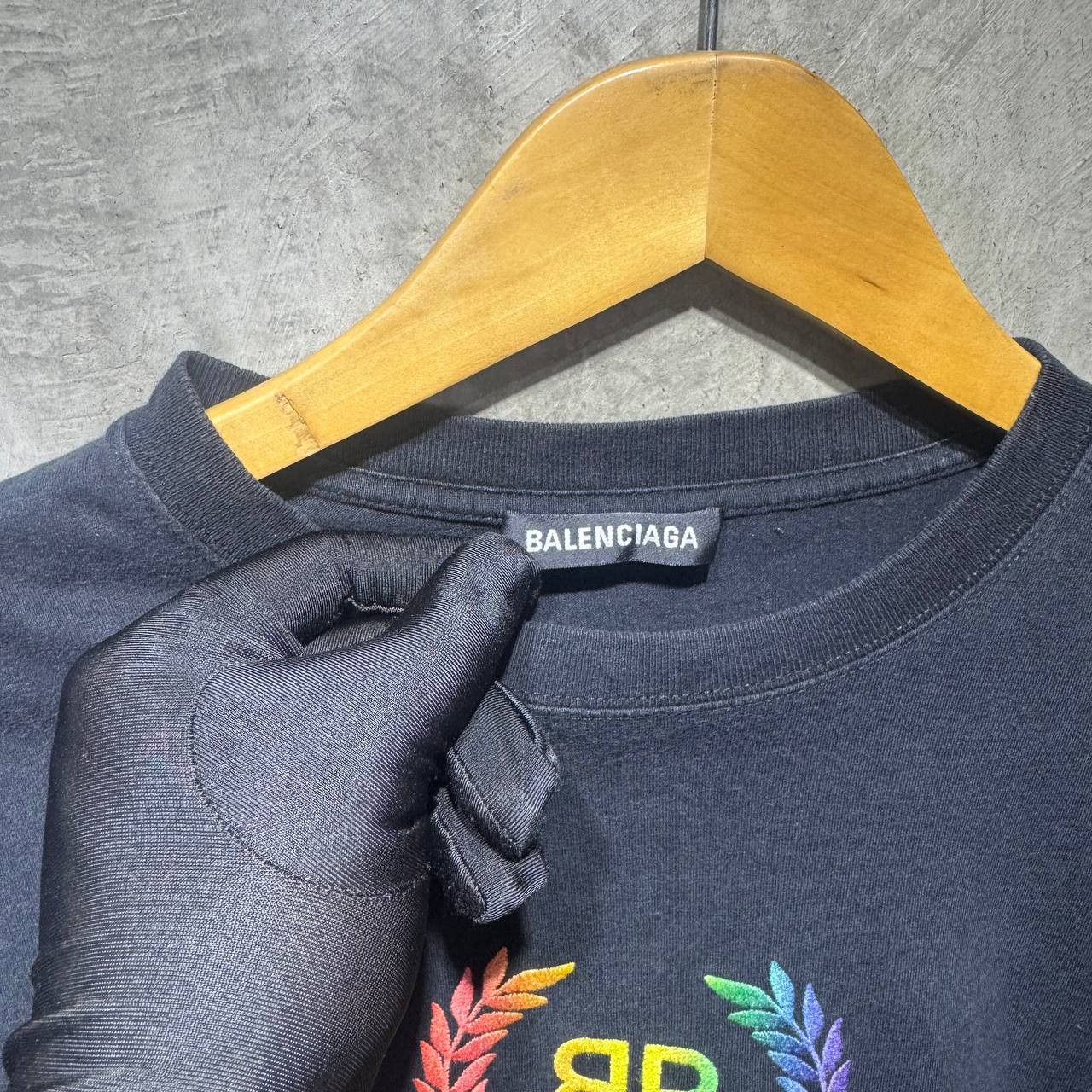 Balenciaga Balenciaga BB logo feather rainbow embroidered tee Size US XL / EU 56 / 4 - 4 Thumbnail