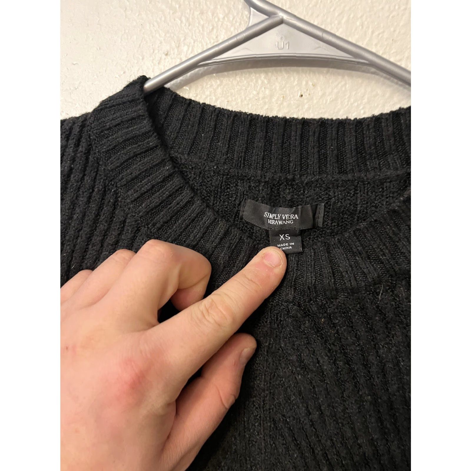 Vintage Simply Vera Vera Wang Sweater Womens XS Black Crewneck Pullover Knit Distinct Features: Stretch Size XS / US 0-2 / IT 36-38 - 2 Thumbnail