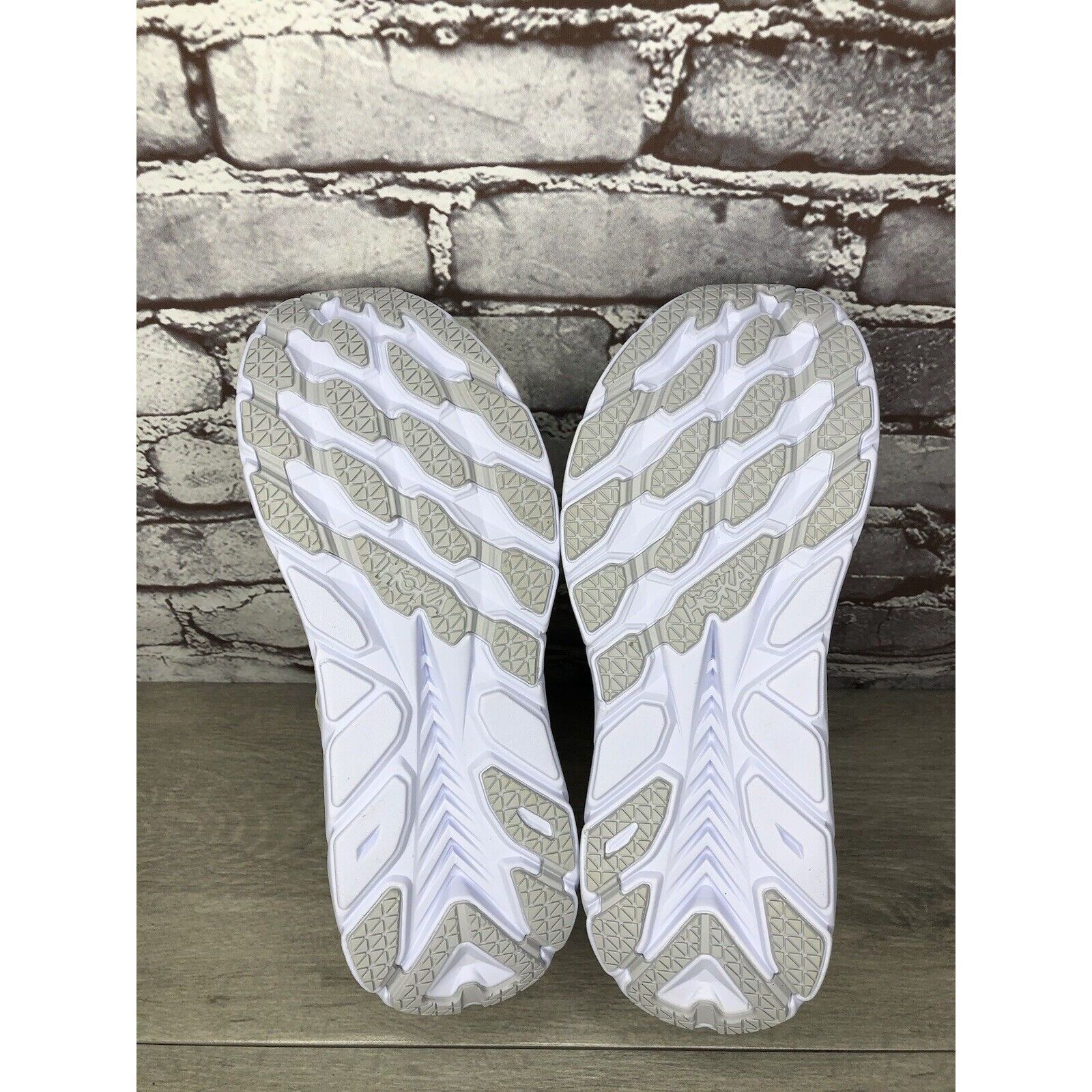 Hoka HOKA Project Clifton Blanc de Blanc Lunar White Mesh Center Size US 8 / EU 41 - 6 Thumbnail