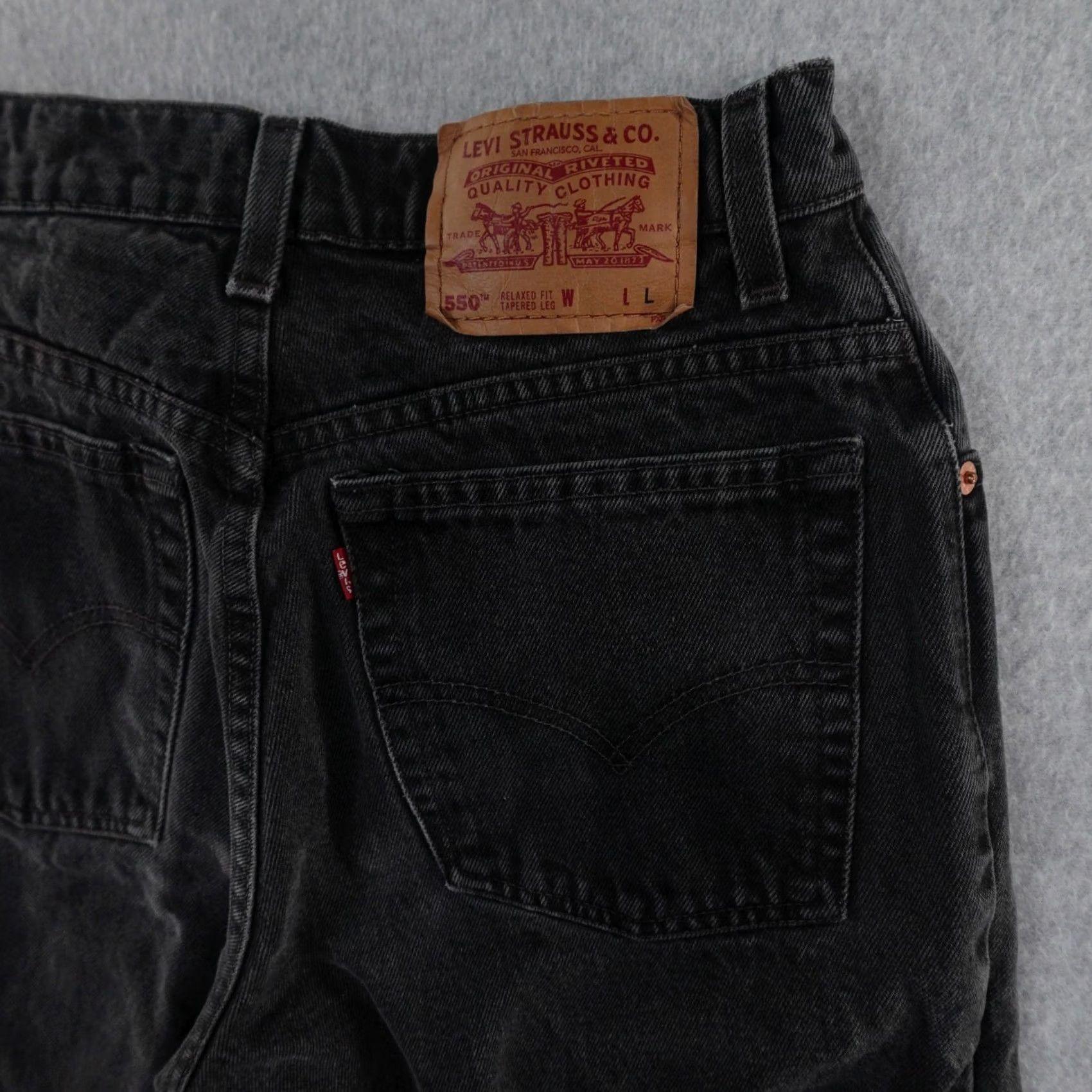 Levi's VINTAGE Levi's Jeans 550 Womens 10R Black Denim 5-Pocket Tapered Leg Distressed Style: Relaxed Womens, 10, Black, Denim, Levi's 550, 1980s-90s Size 32" / US 10 / IT 46 - 6 Thumbnail