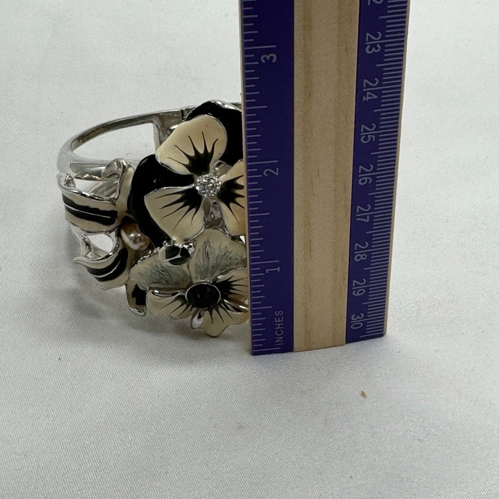 Kenneth Jay Lane VTG Kenneth Jay Lane cuff bracelet Size ONE SIZE - 8 Thumbnail