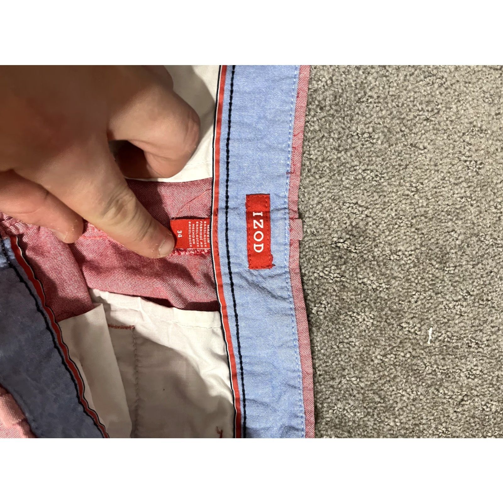 Izod VINTAGE IZOD Chinos Shorts Men 34 Red/Pink Chambray 9" Inseam Golf Lightweight Logo Classic Style - Men Size US 34 / EU 50 - 3 Thumbnail