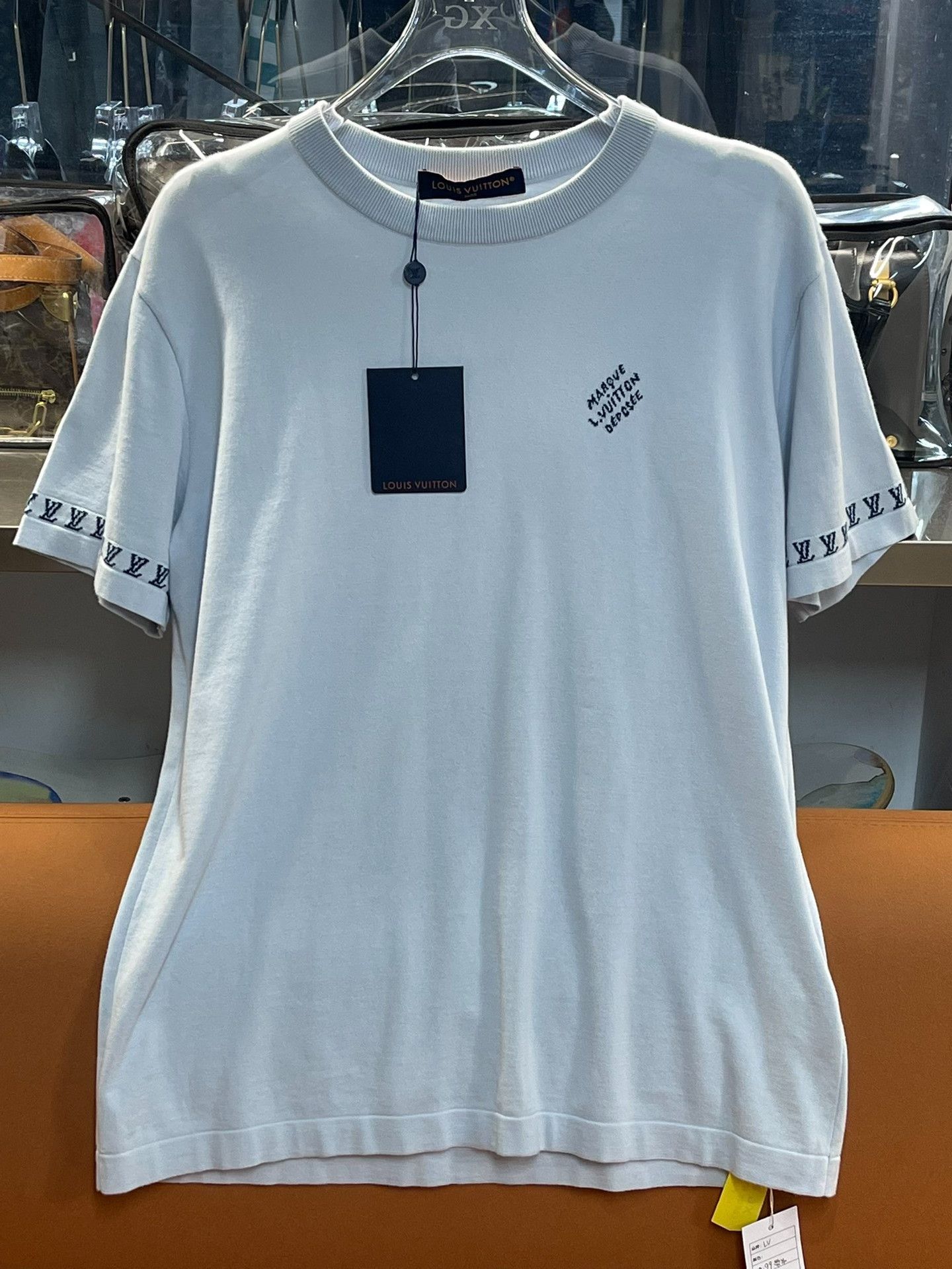 Louis Vuitton Louis Vuitton FW25 Men's Logo Print T-Shirt Size US M / EU 48-50 / 2 - 1 Thumbnail