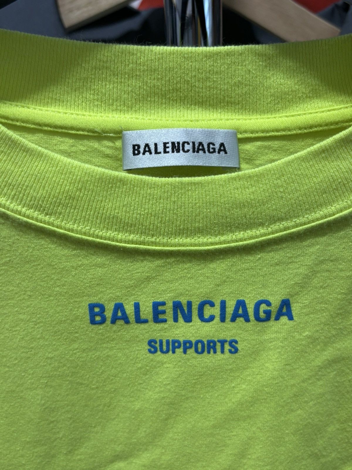 Balenciaga Balenciaga World Food Progamme Neon Tee Size US L / EU 52-54 / 3 - 3 Thumbnail