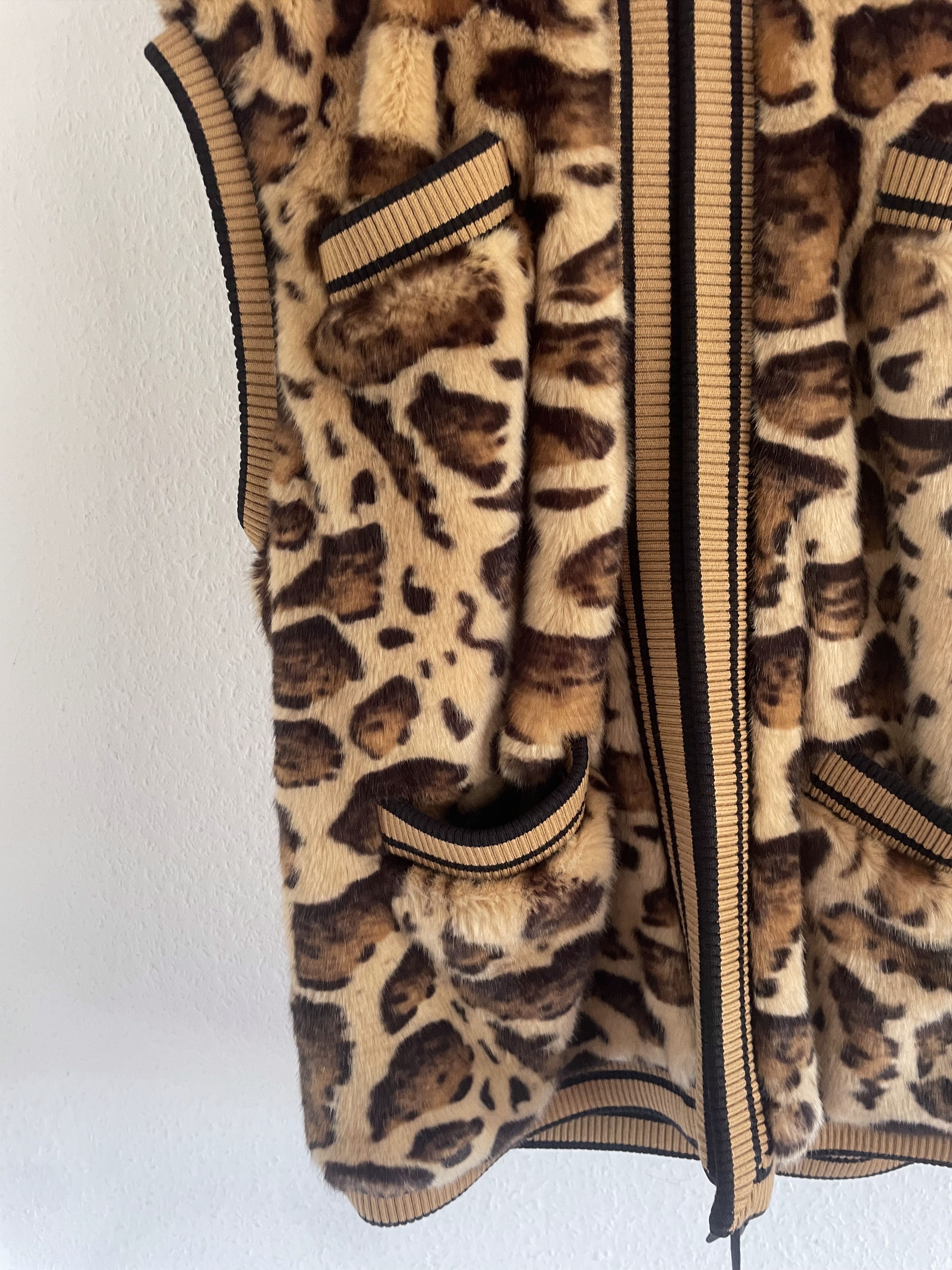 Dolce & Gabbana FW17 Leopard Faux Fur Hooded Vest Size XS / US 0-2 / IT 36-38 - 5 Thumbnail
