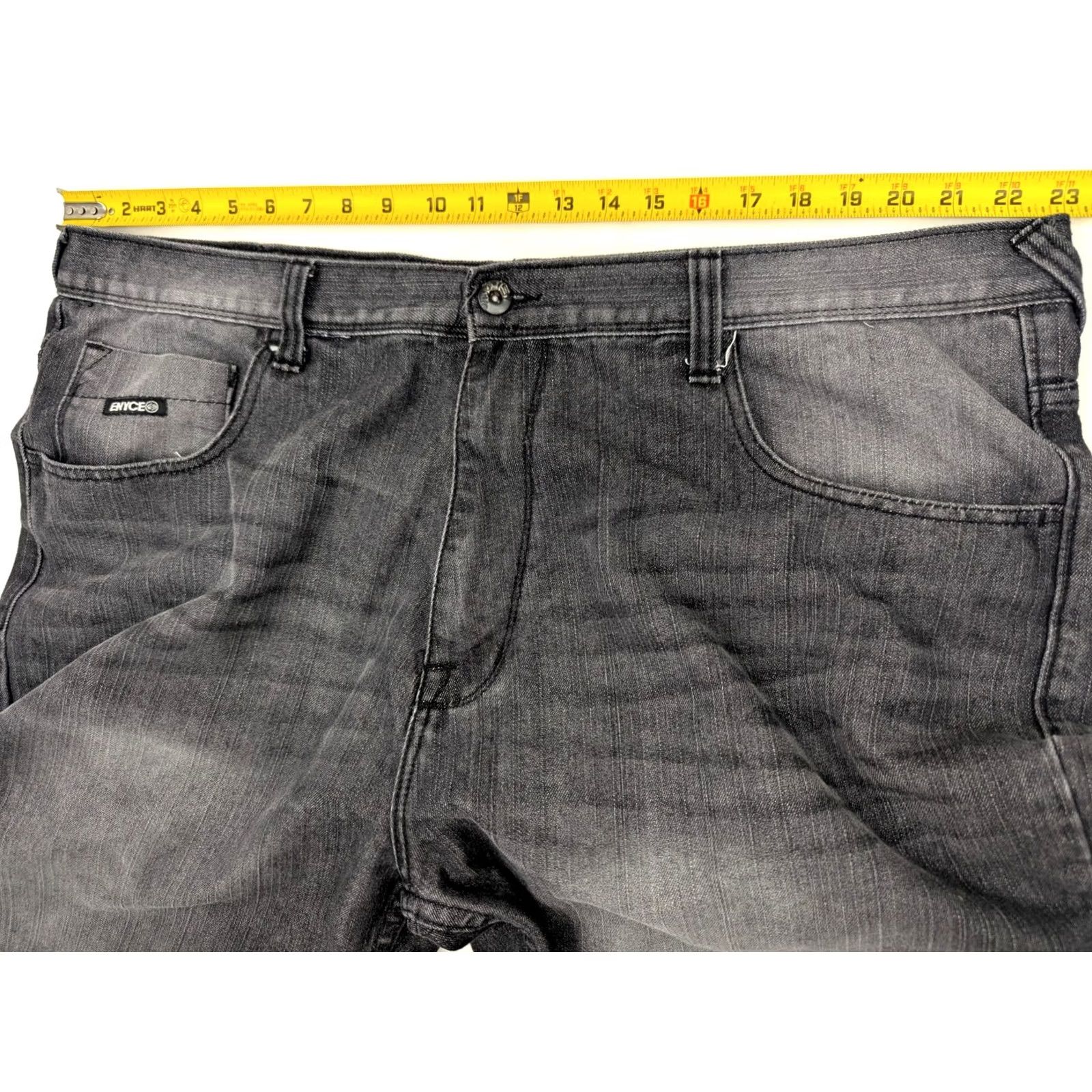 Enyce enyce Baggy Denim Short Men 46 Black Ombre 14in Inseam 5-Pocket 90s Grunge Hip Hop Vintage Size US 30 / EU 46 - 5 Thumbnail