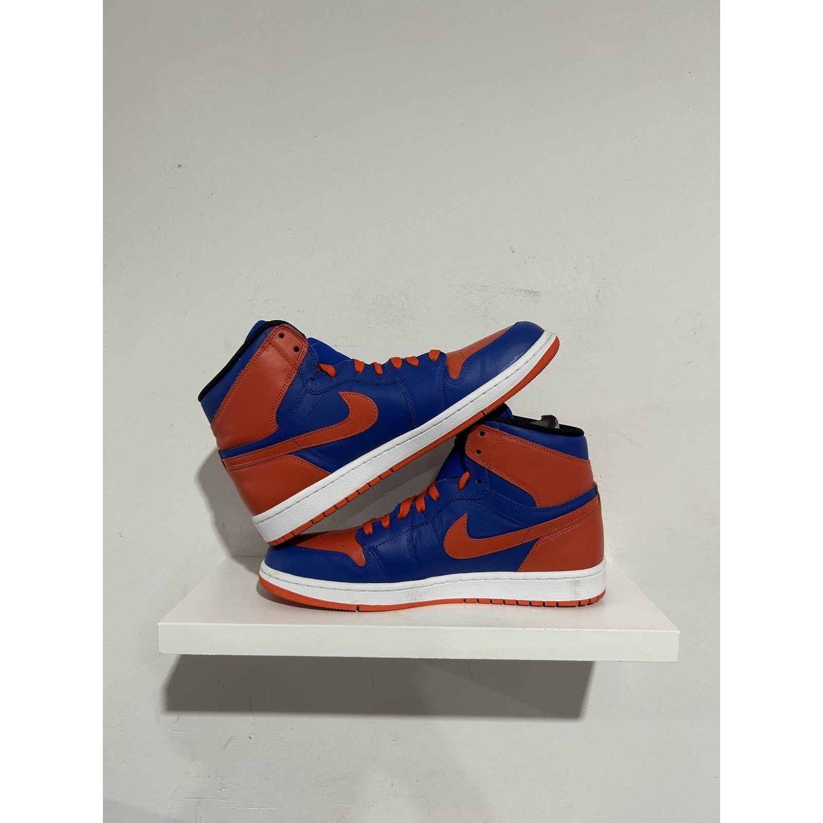 Jordan Craig JORDAN 1 HIGH KNICKS SIZE 10.5 PREOWNED Size US 10.5 / EU 43-44 - 2 Thumbnail