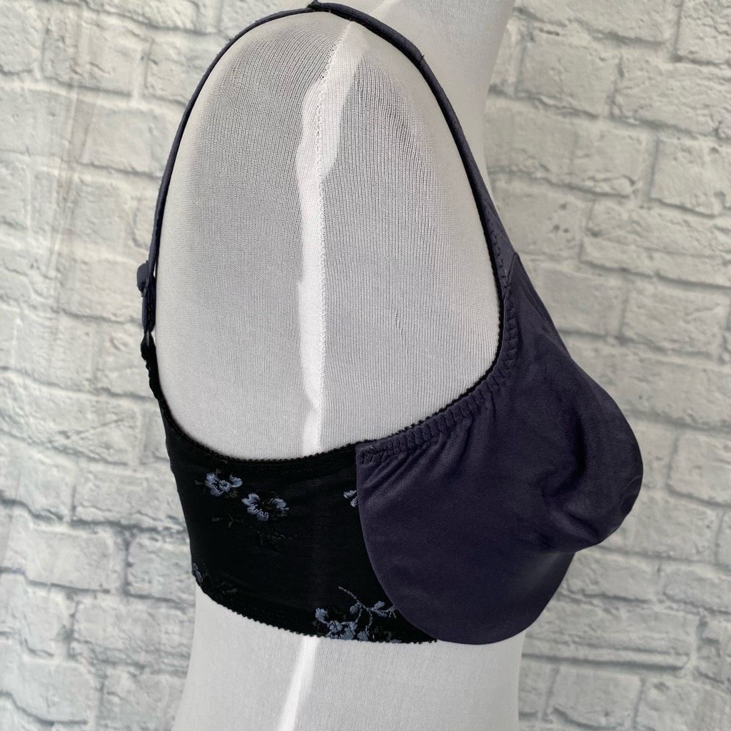 Other Olga women 38D satin front underwire bra w/3 hook closure Size ONE SIZE - 4 Thumbnail