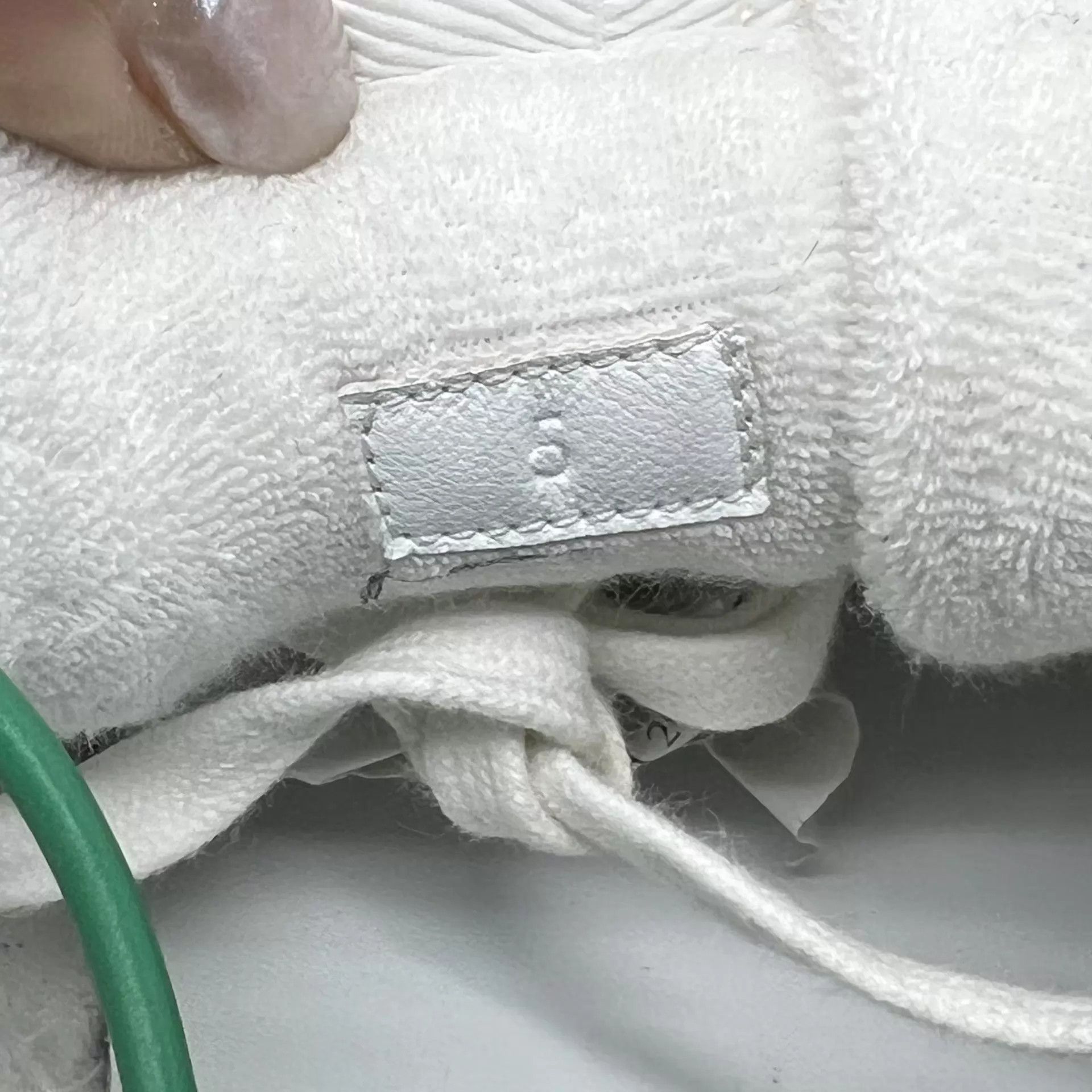 Gucci Gucci Rhyton White/Red/Green Sneakers UK5/39 Like New Size US 6 / EU 39 - 8 Thumbnail