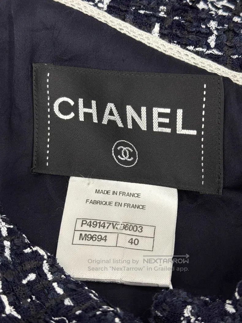 Chanel Chanel Tweed coat with sloping shoulders Size S / US 4 / IT 40 - 4 Thumbnail