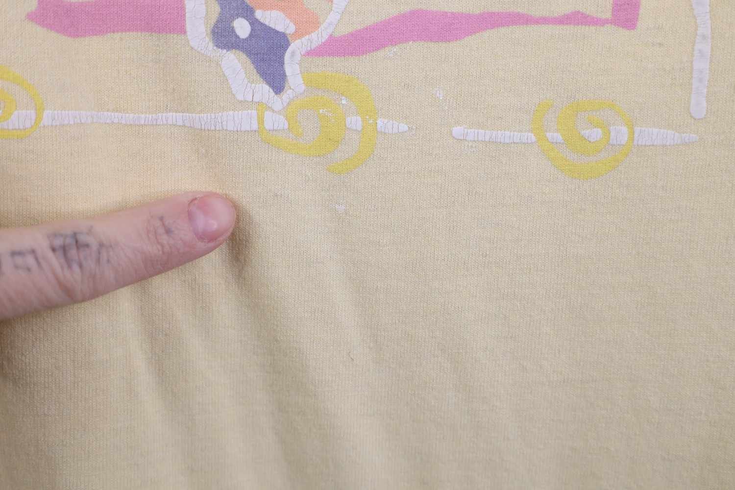 Vintage Vintage 90s Streetwear Babydoll Butterfly Art T-Shirt Yellow Size XL / US 12-14 / IT 48-50 - 5 Thumbnail