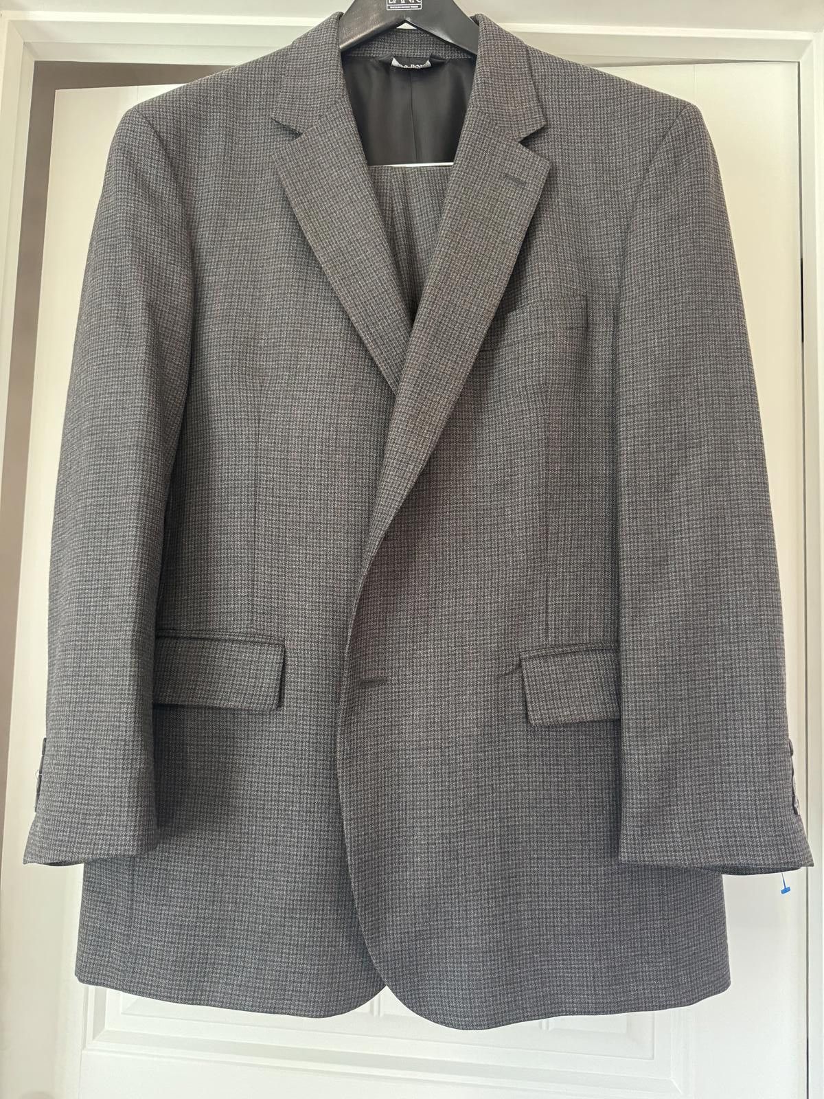 Jos. A. Bank Jos. A. Bank Men's Gray Houndstooth Blazer and Pants-44R Size 44R - 1 Thumbnail