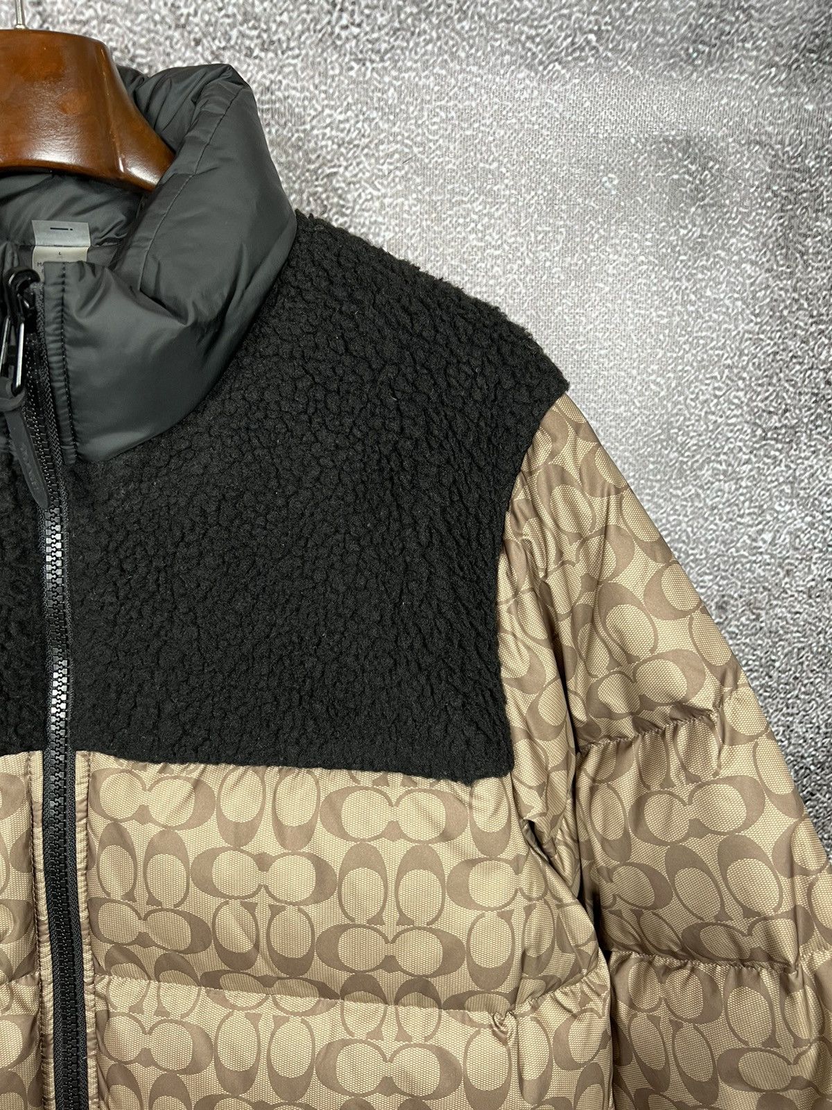 Coach Coach monogram signature Sherpa puffer jacket duck down Size US L / EU 52-54 / 3 - 6 Thumbnail