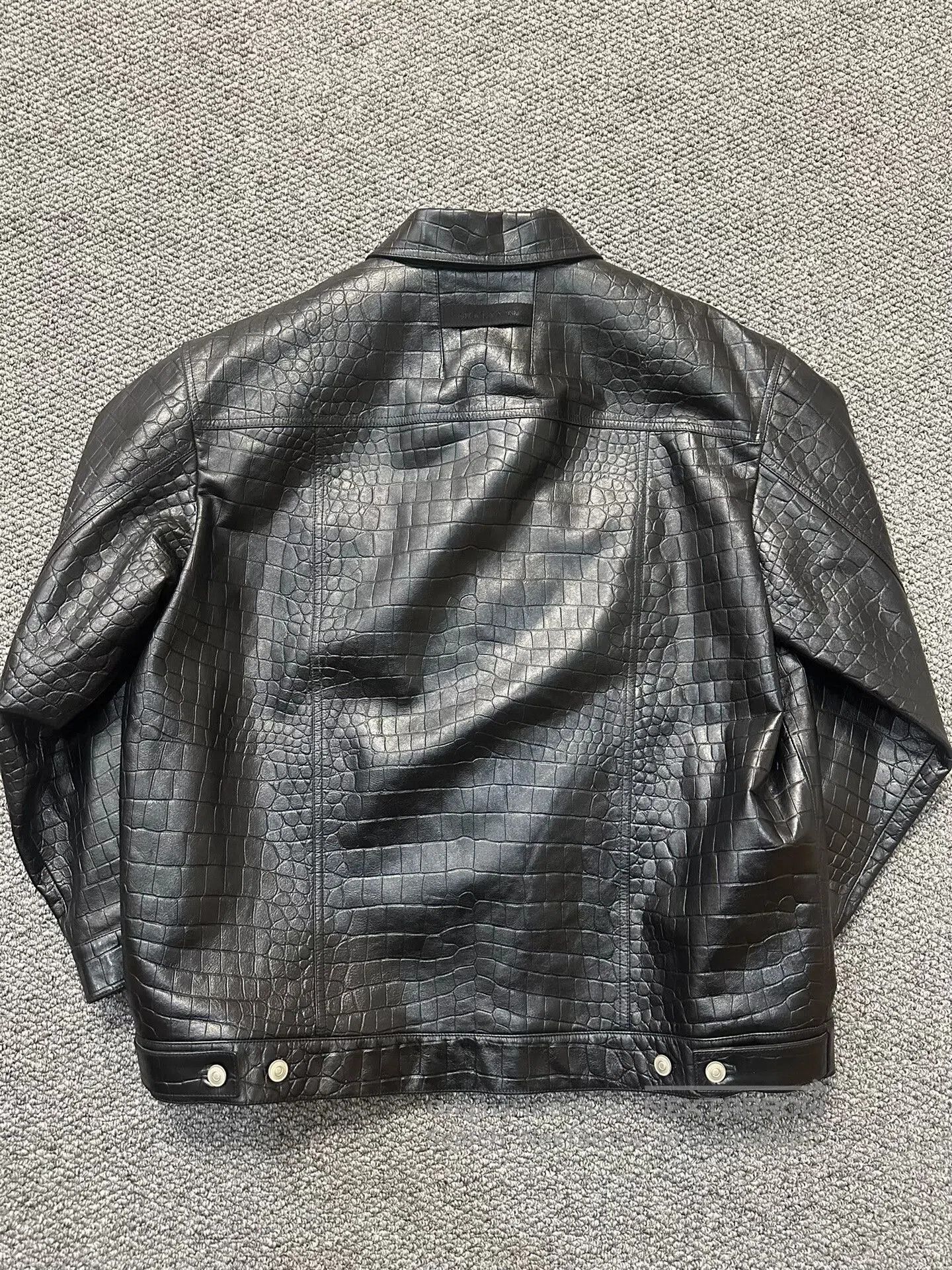 1017 ALYX 9SM black leather shirt jacket with unique texture. Size US M / EU 48-50 / 2 - 6 Thumbnail