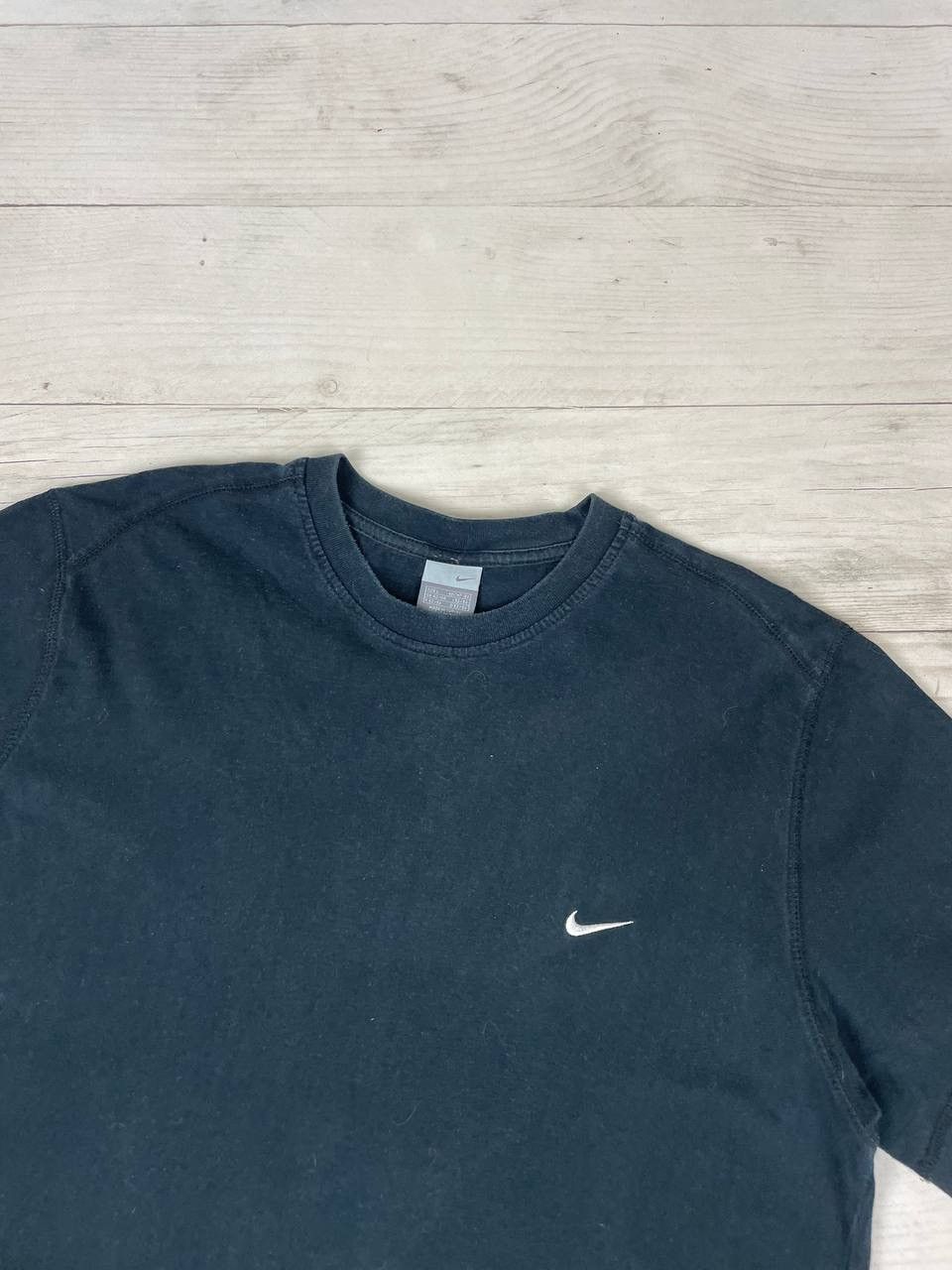 Nike Vintage Nike Logo Swoosh 00s T Shirt Size US L / EU 52-54 / 3 - 2 Thumbnail
