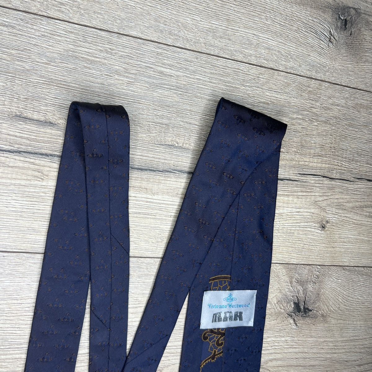 Vintage VIVIENNE WESTWOOD ORBS MONOGRAM PRINT NECK TIE NAVY SILK Size ONE SIZE - 7 Thumbnail
