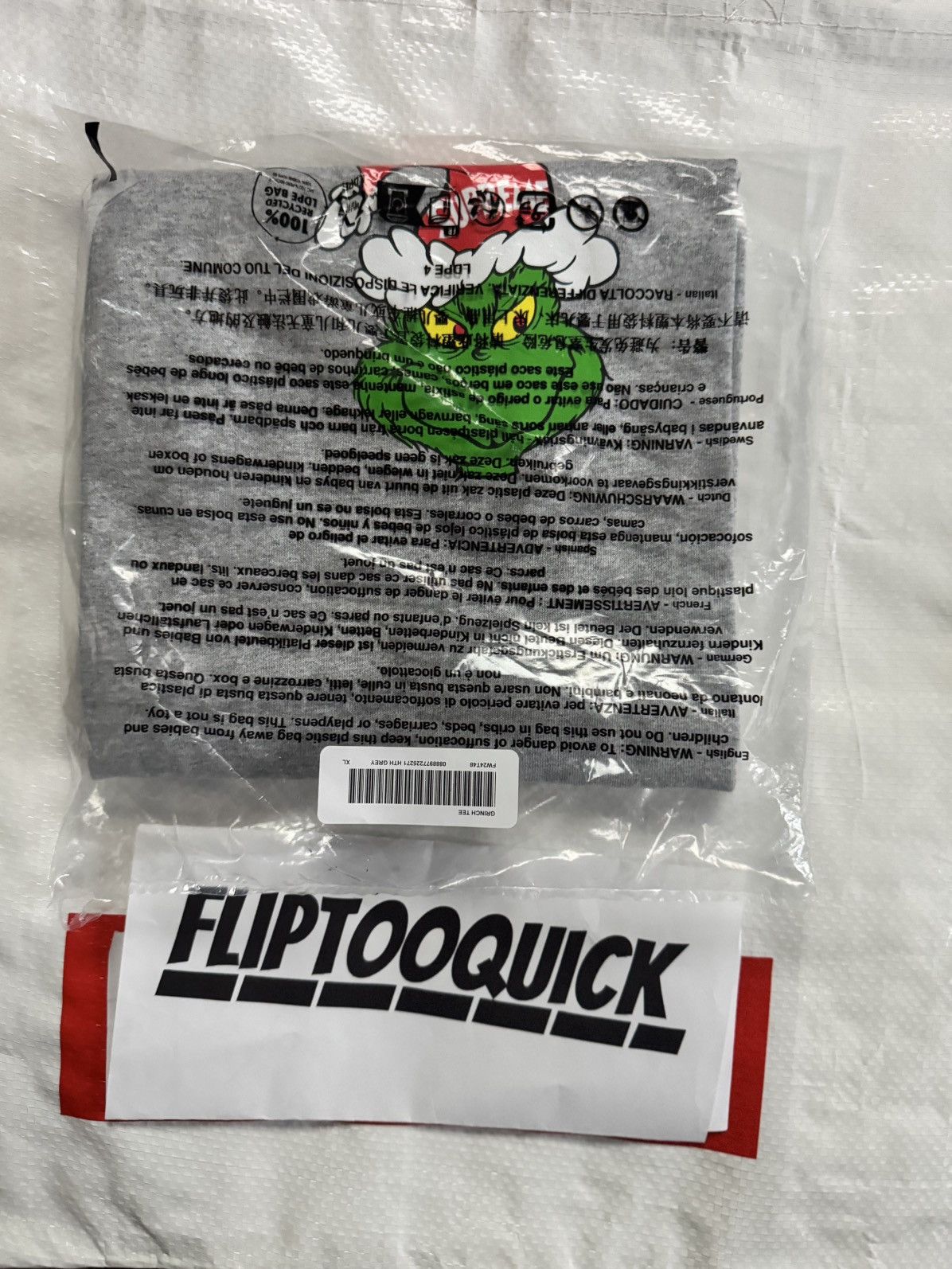 Supreme Grinch Tee Size US XL / EU 56 / 4 - 1 Thumbnail