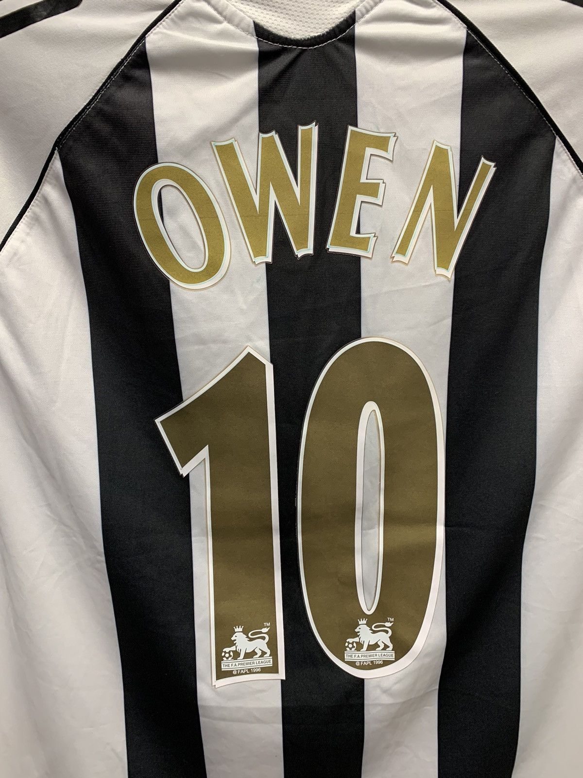 Adidas Owen 10 Newcastle adidas vintage soccer jersey M sz 2000th Size US M / EU 48-50 / 2 - 4 Thumbnail