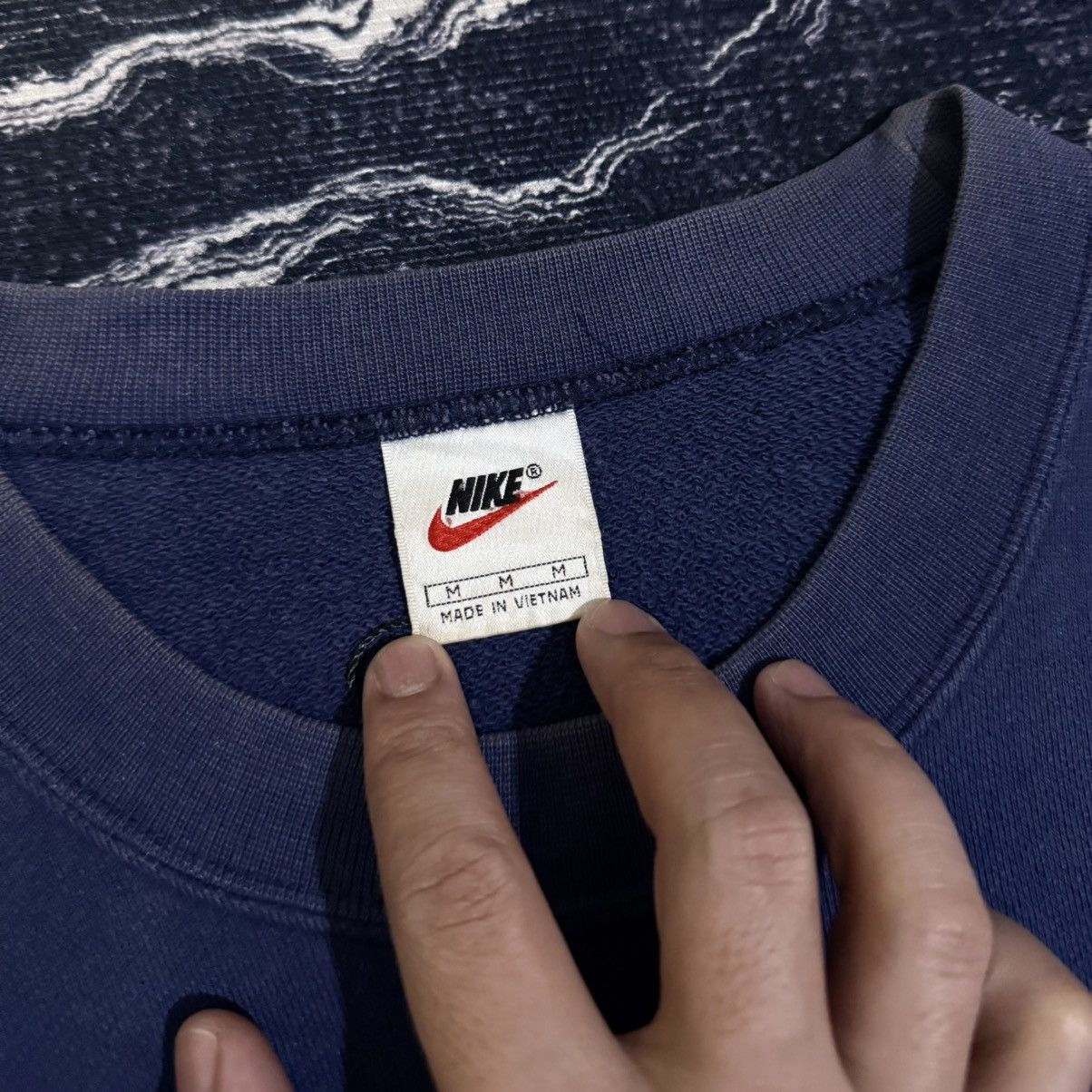 Vintage Vintage nike swoosh sweatshirt crewneck Size US M / EU 48-50 / 2 - 6 Thumbnail