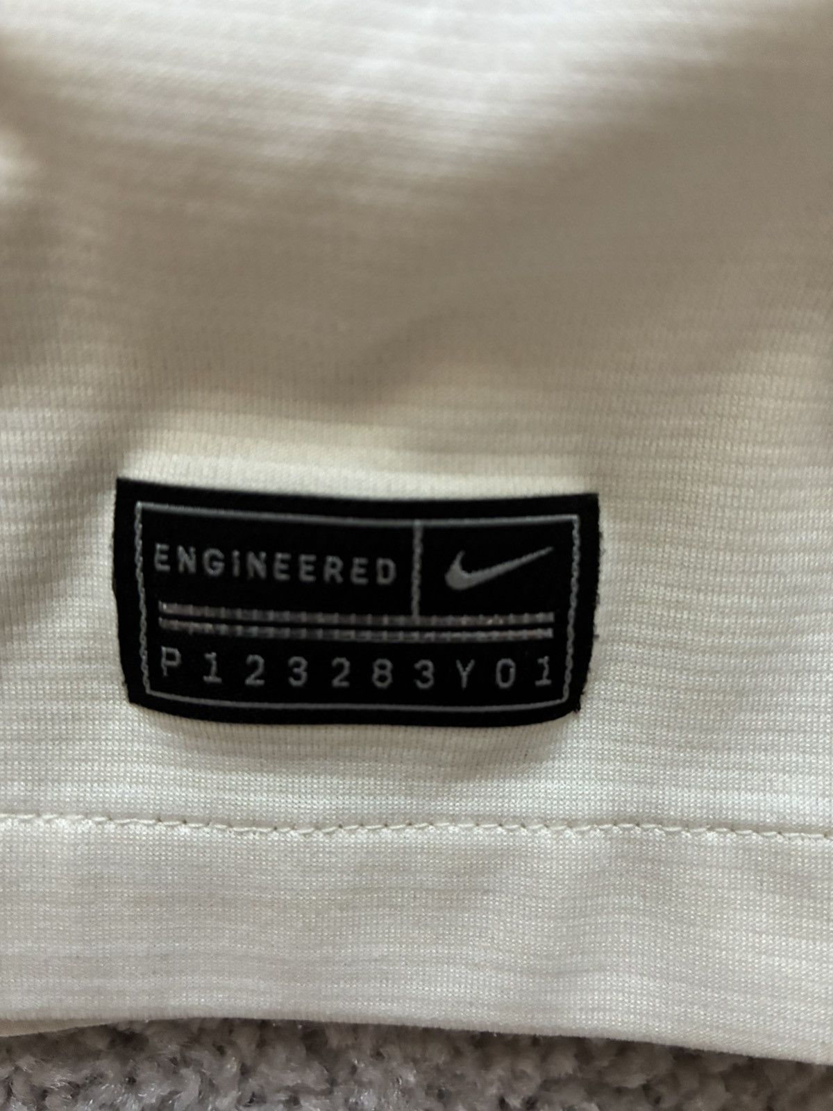 Nike 2022/2023 Liverpool Away Kit Size US L / EU 52-54 / 3 - 6 Thumbnail
