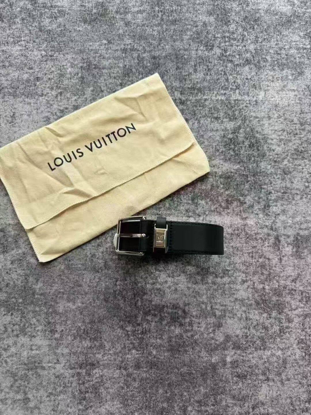 Louis Vuitton Louis Vuitton Black Metallic Logo Belt Size ONE SIZE - 1 Thumbnail