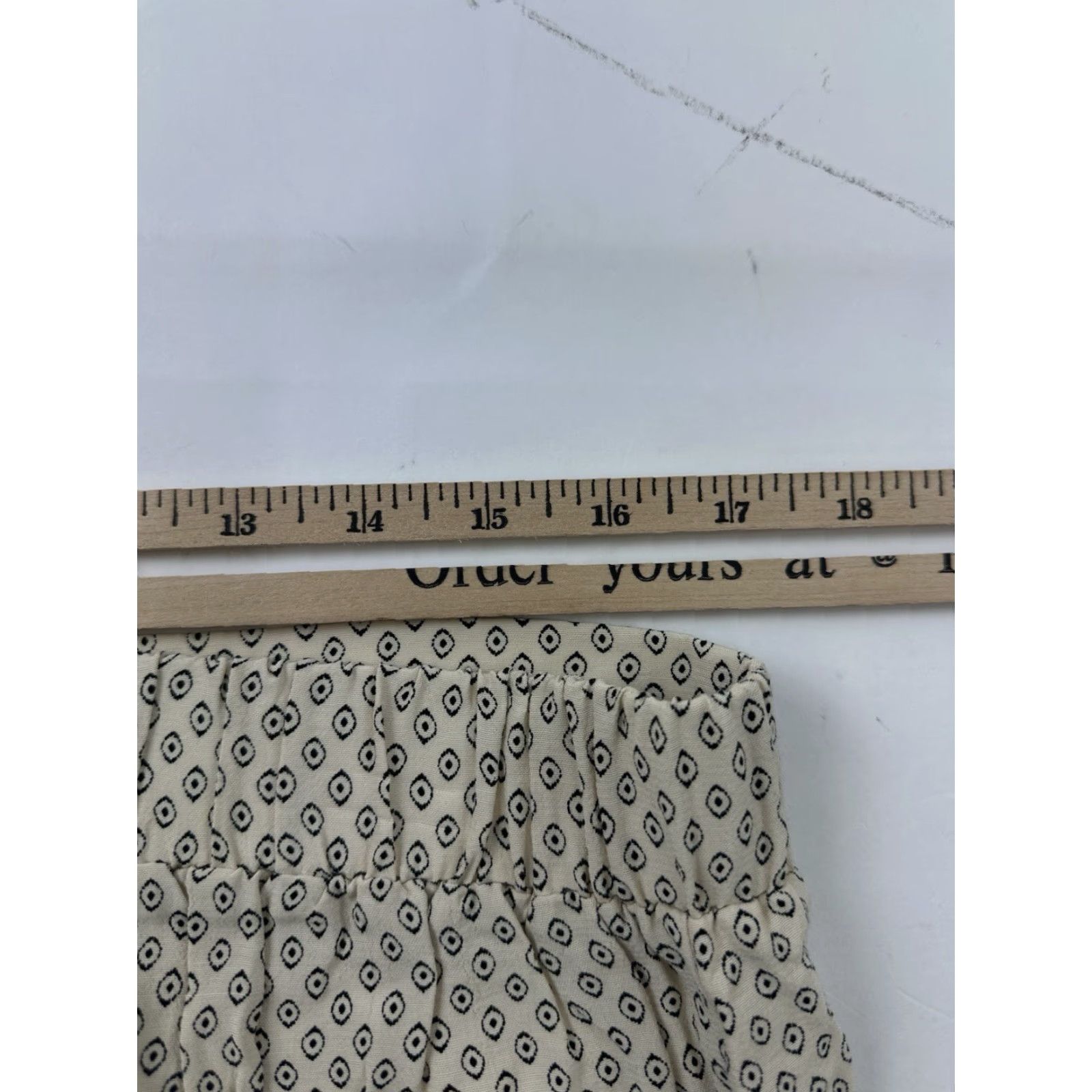 H&M H&M Vintage Ruffle Shorts Women’s 16 Beige Geometric Casual 70s 90s Size 38" / US 16 / IT 52 - 6 Thumbnail