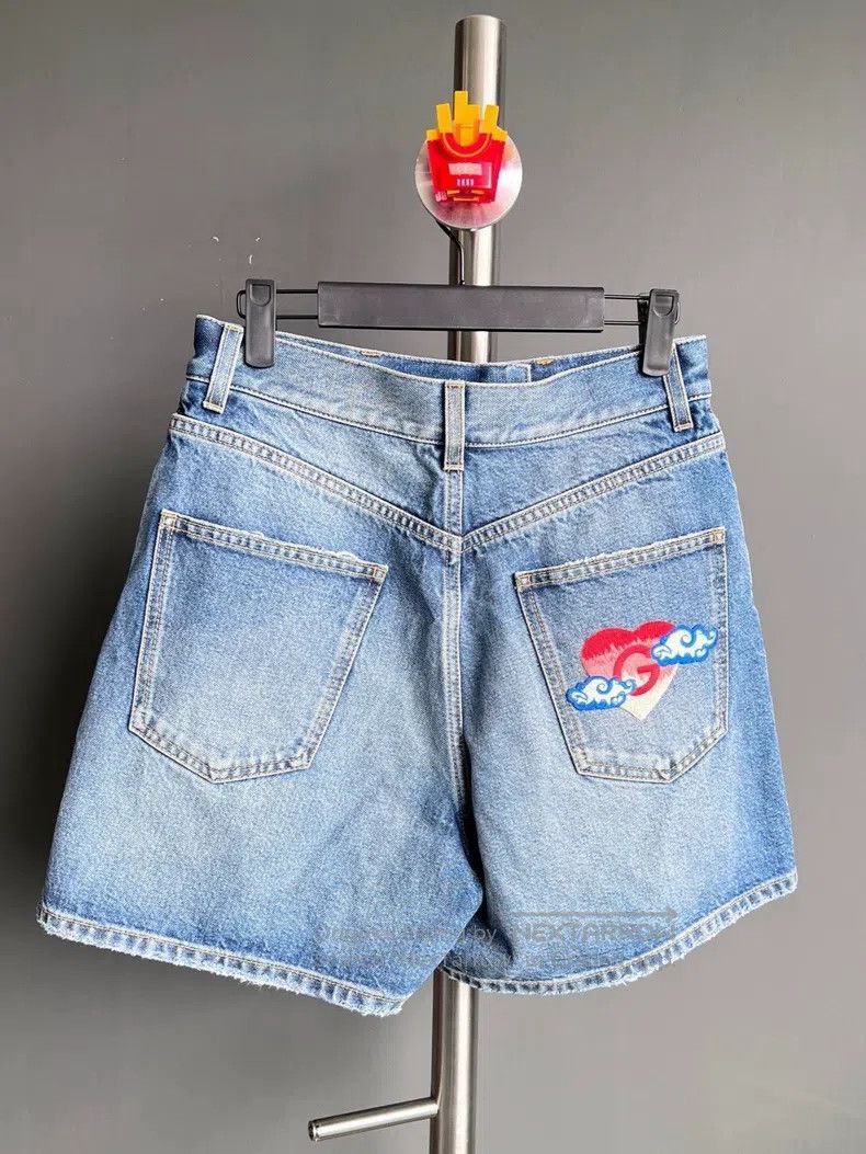 Gucci Gucci Denim shorts star cloud embroidery pattern Size 27" / US 4 / IT 40 - 2 Thumbnail