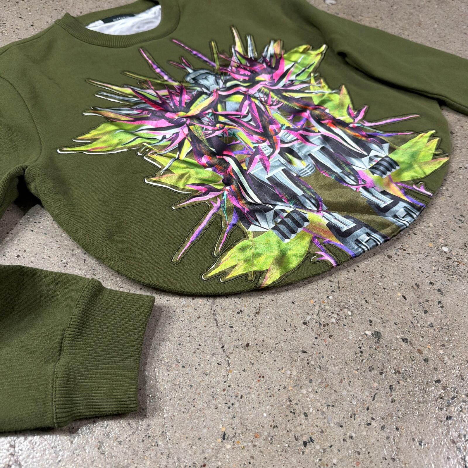 Givenchy Givenchy Birds of Paradise Cropped Sample Sweater Size US M / EU 48-50 / 2 - 3 Thumbnail