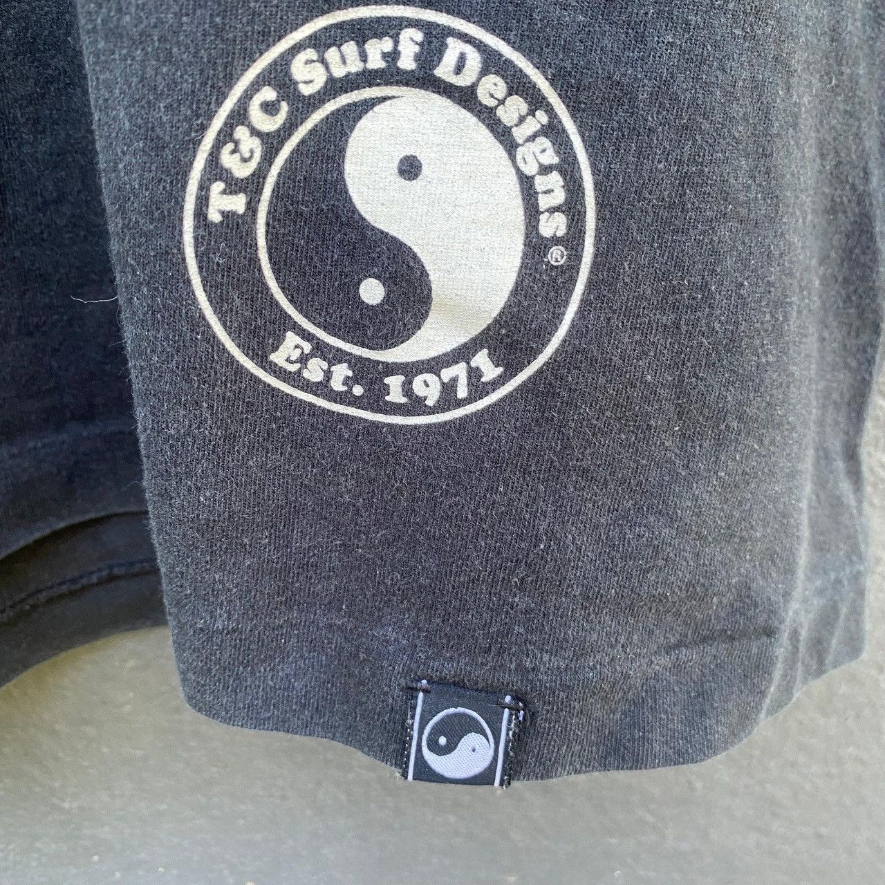 Sun Surf Thrashed Faded 90s T&C Surfing Brand Tee Size US XL / EU 56 / 4 - 5 Thumbnail