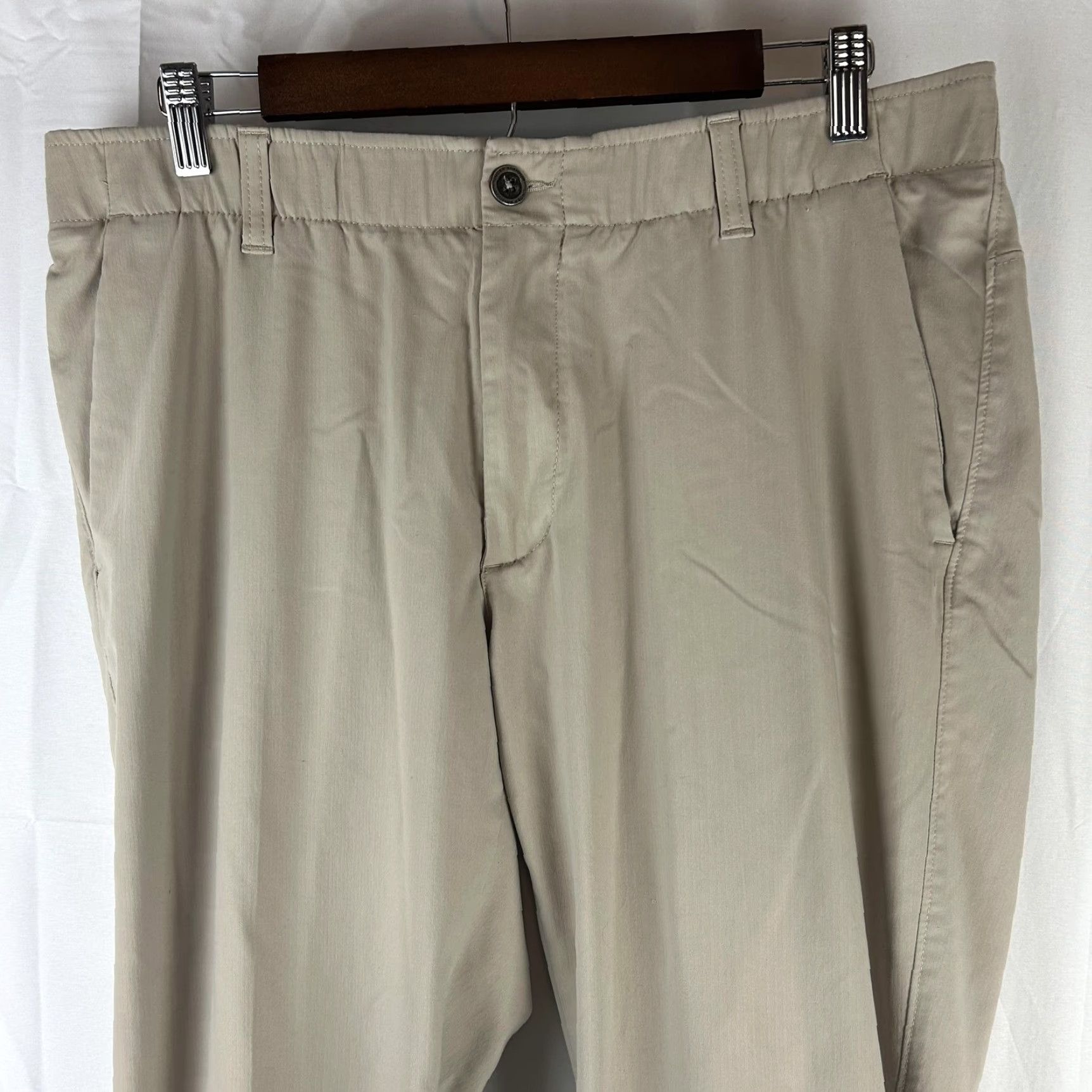 Under Armour Under Armour Pants Mens 36x34 Beige Golf Stretch Performance Khakis Chino Shirt Size US 36 / EU 52 - 2 Thumbnail