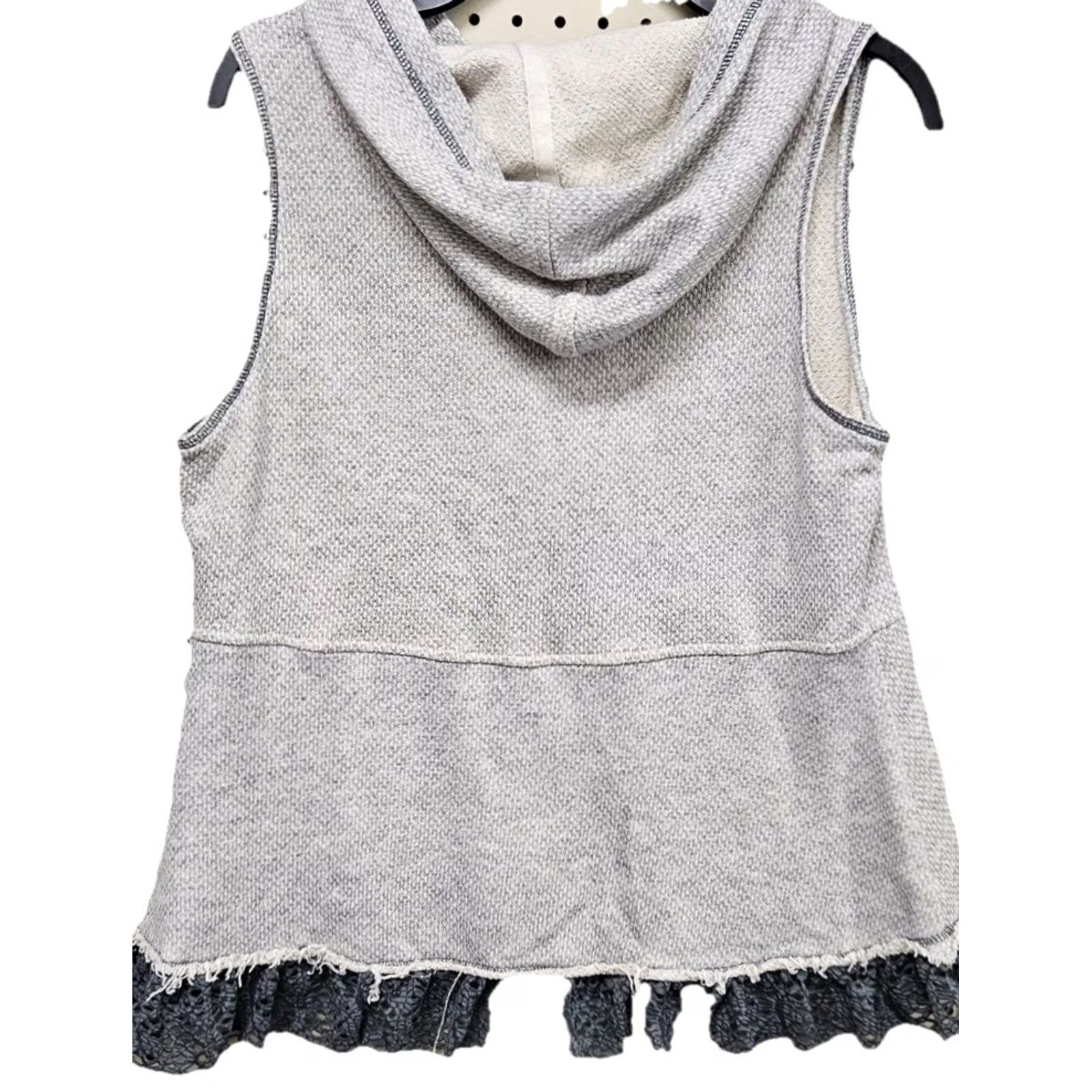 Vintage ODDY Boho Women’s Hooded Sleeveless Vest Full Zip Crochet Lace Trim Ruffle Hem Ivory L Womens Activewear Hoodie Shirt (Vest) Size L / US 10 / IT 46 - 3 Thumbnail