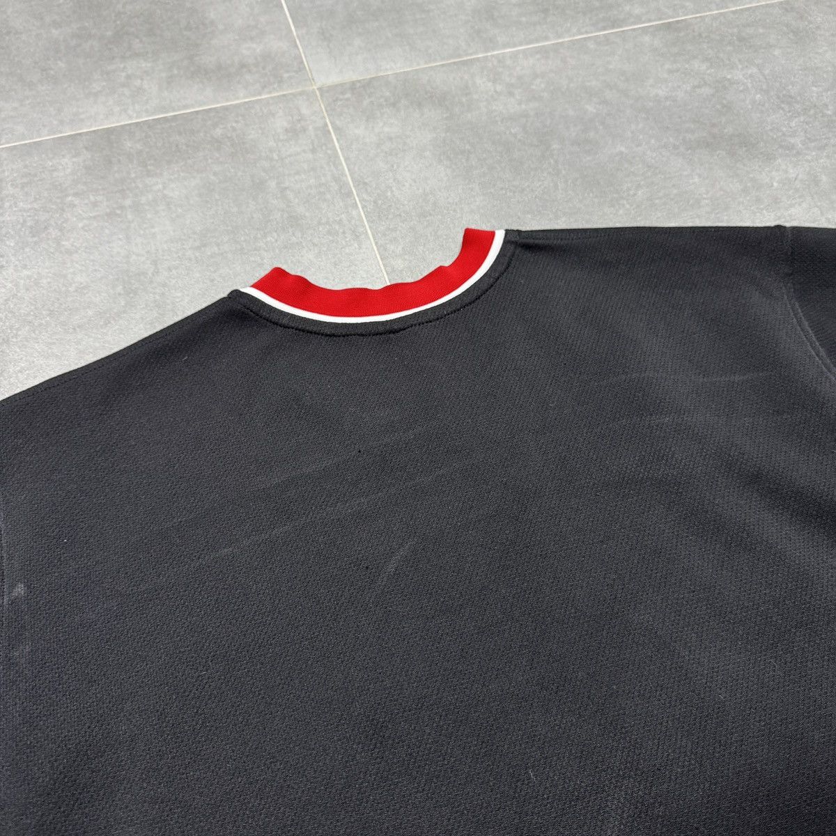 Nike Vintage Nike NBA Chicago Bulls 90s Swoosh Jersey Shirt Y2K Size US XL / EU 56 / 4 - 21 Thumbnail