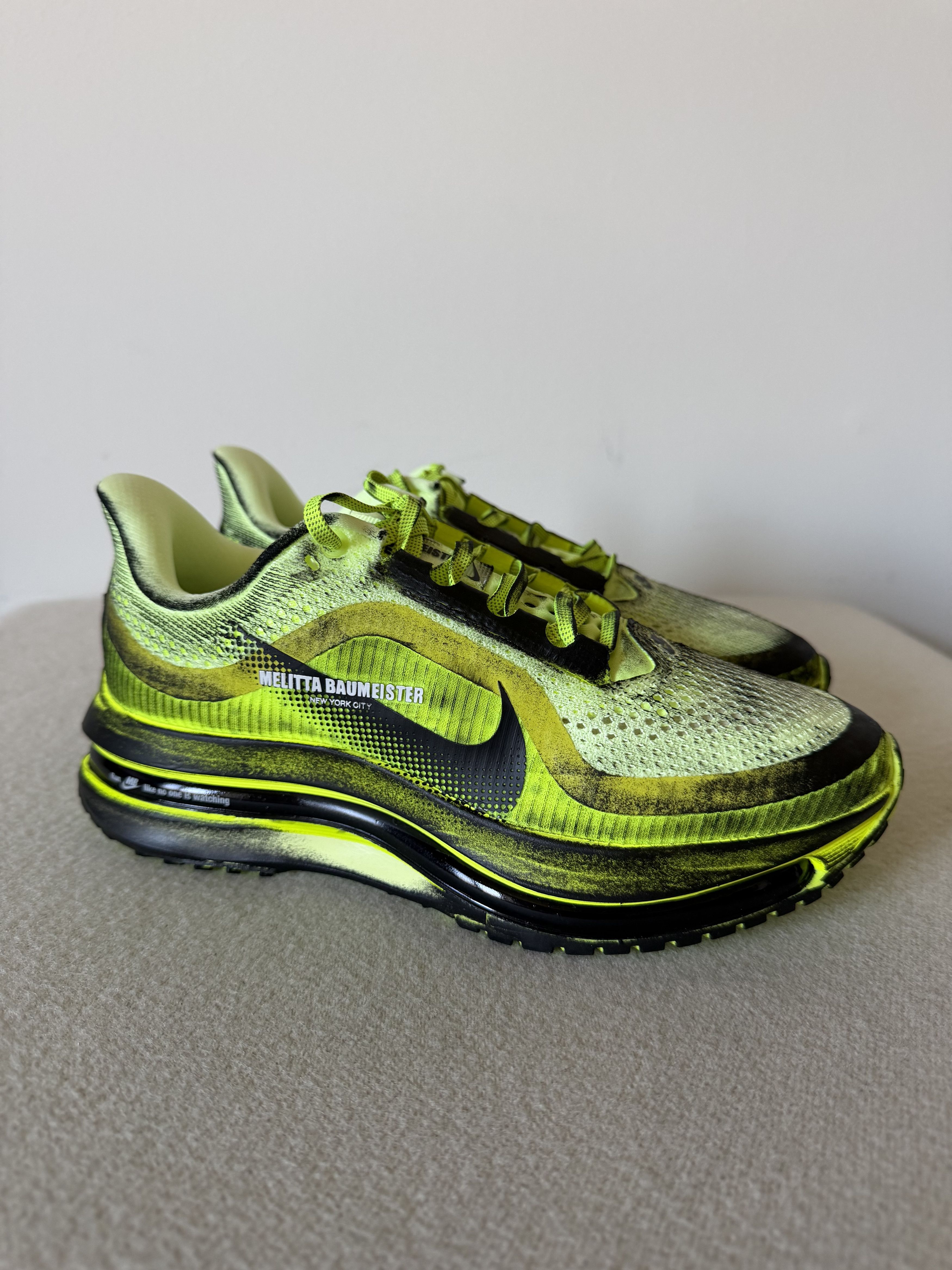 Nike Nike Melitta Baumeister Pegasus Premium in Volt Green Size US 6 / EU 39 - 1 Thumbnail