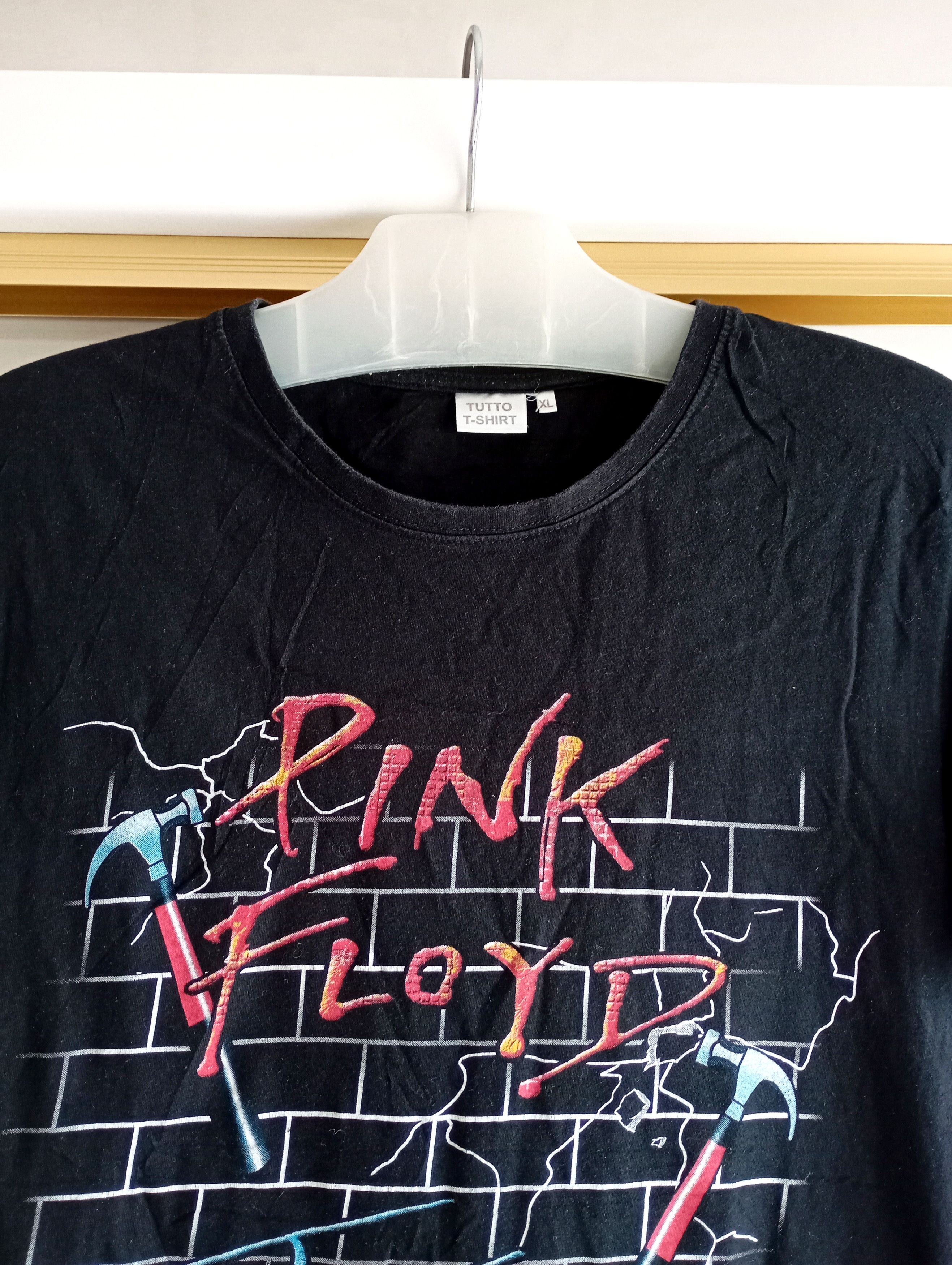 Band Tees Vintage 90s Pink Floyd The Wall Album Tshirt Size US XL / EU 56 / 4 - 4 Thumbnail