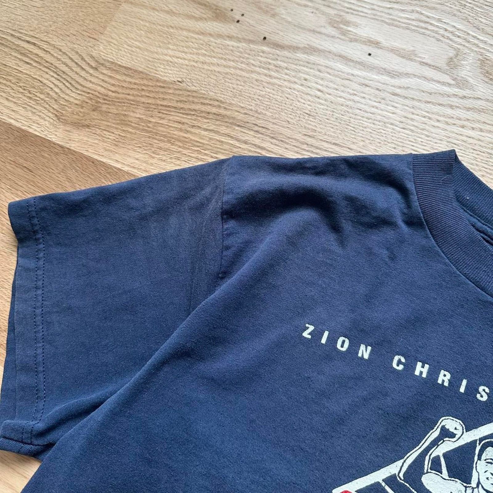 Vintage Vintage 90s Navy Faded Thrashed God Jesus Graphic Shirt Size US L / EU 52-54 / 3 - 5 Thumbnail
