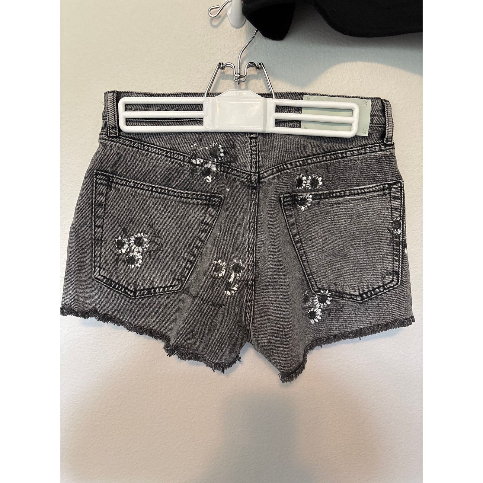 Off-White Off-White Women’s denim high waist daisy shorts 26 Size 26" / US 2 / IT 38 - 2 Thumbnail