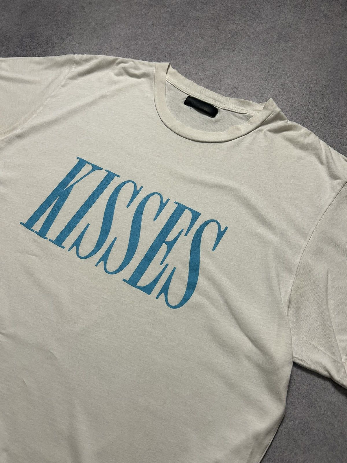 Amiri Amiri Kisses Big Logo Crewneck White T-Shirt Made in USA Size US XL / EU 56 / 4 - 2 Thumbnail