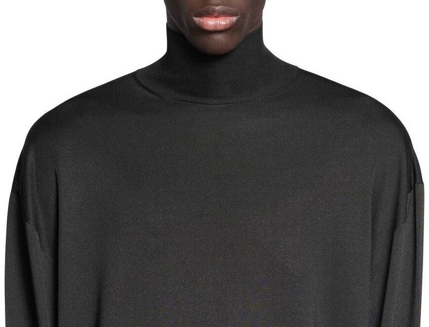 Balenciaga o1w1db11225 BB Oversized Turtleneck Sweater in Black Size US M / EU 48-50 / 2 - 6 Thumbnail