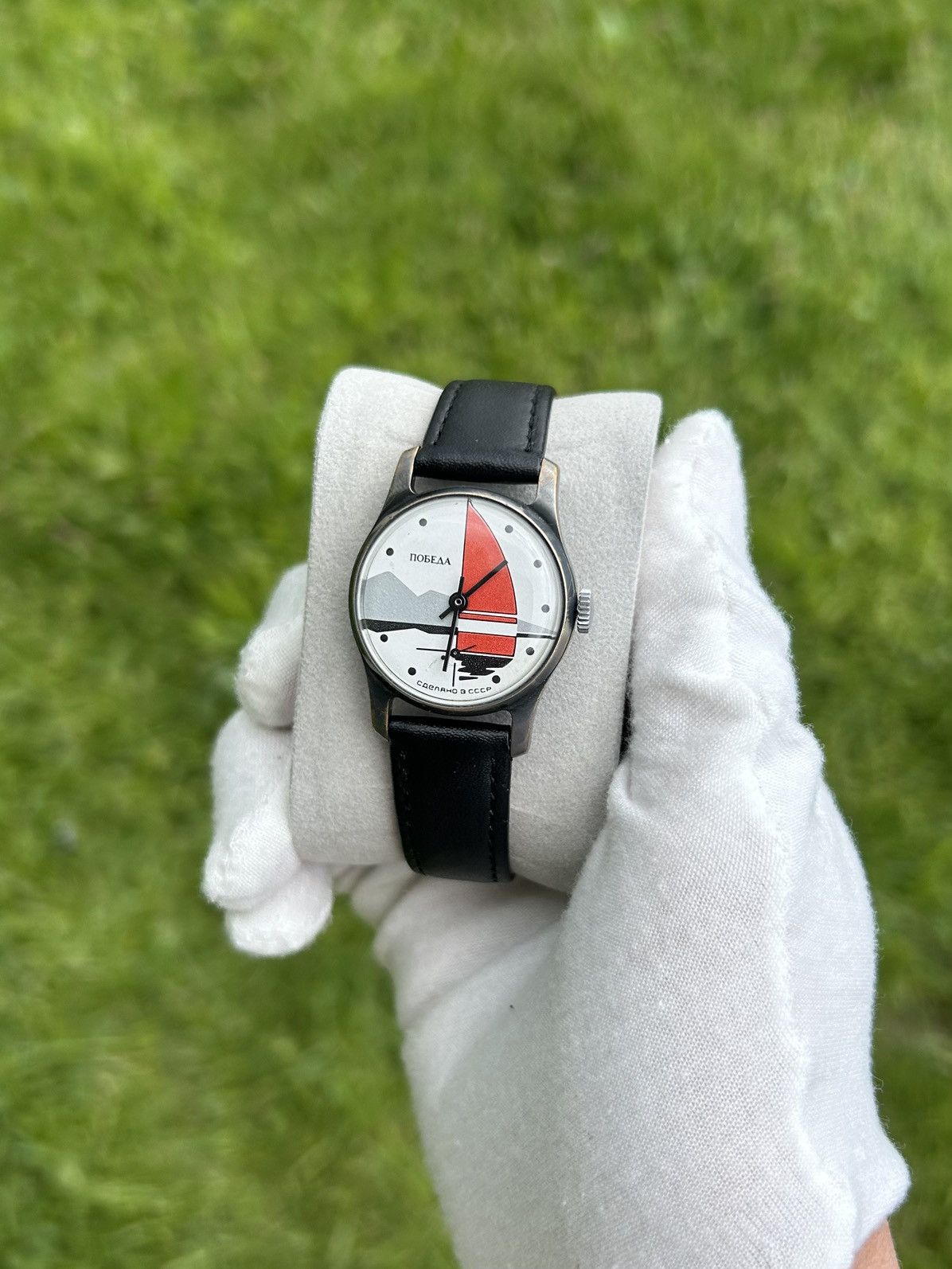Vintage Vintage Watch Pobeda Soviet USSR Mechanical Wristwatch 1980s Size ONE SIZE - 12 Thumbnail