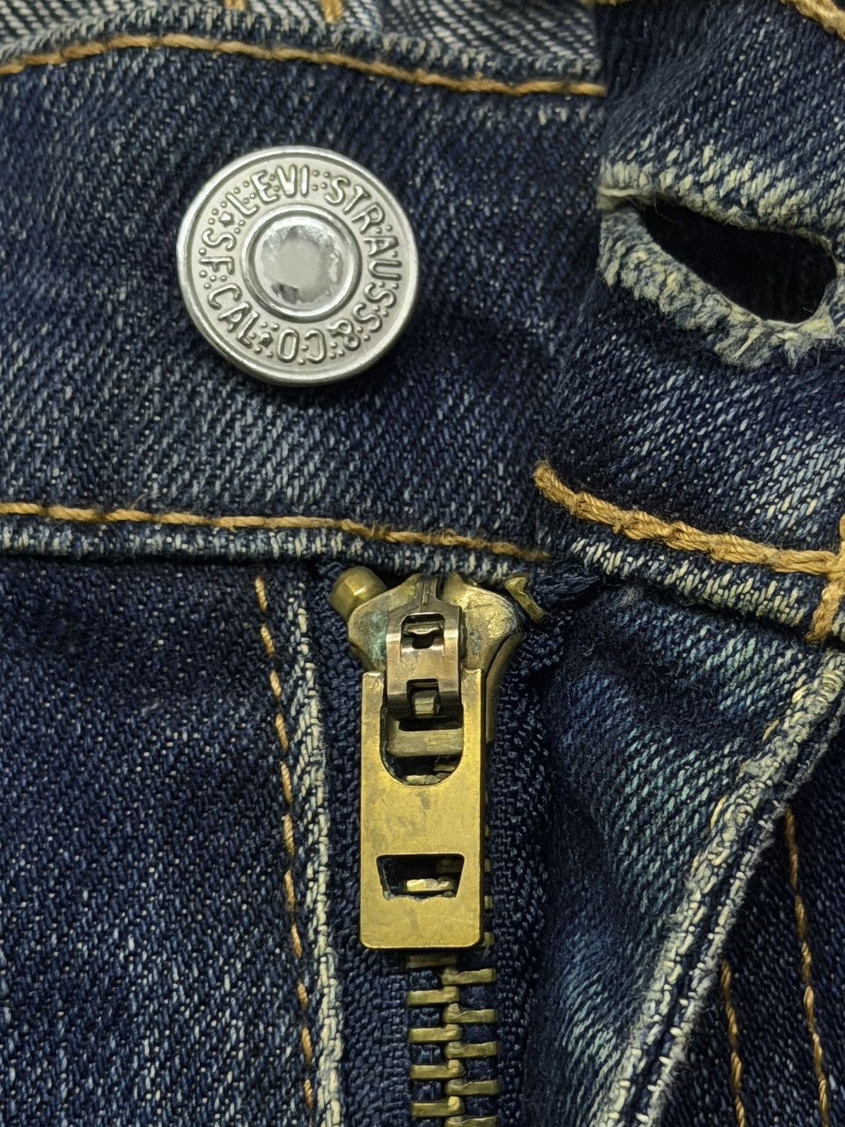 Levi's Vintage Levi’s 514 Denim Jeans | Vintage Straight Fit | W35 Size US 35 - 10 Thumbnail