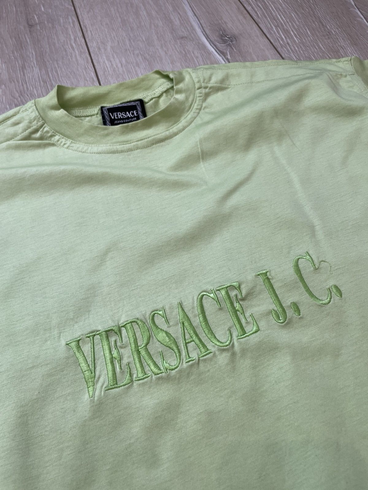 Versace Jeans Couture × Vintage Vintage Versace Jeans Couture Tee Rare Spellout Logo S Size US S / EU 44-46 / 1 - 2 Thumbnail