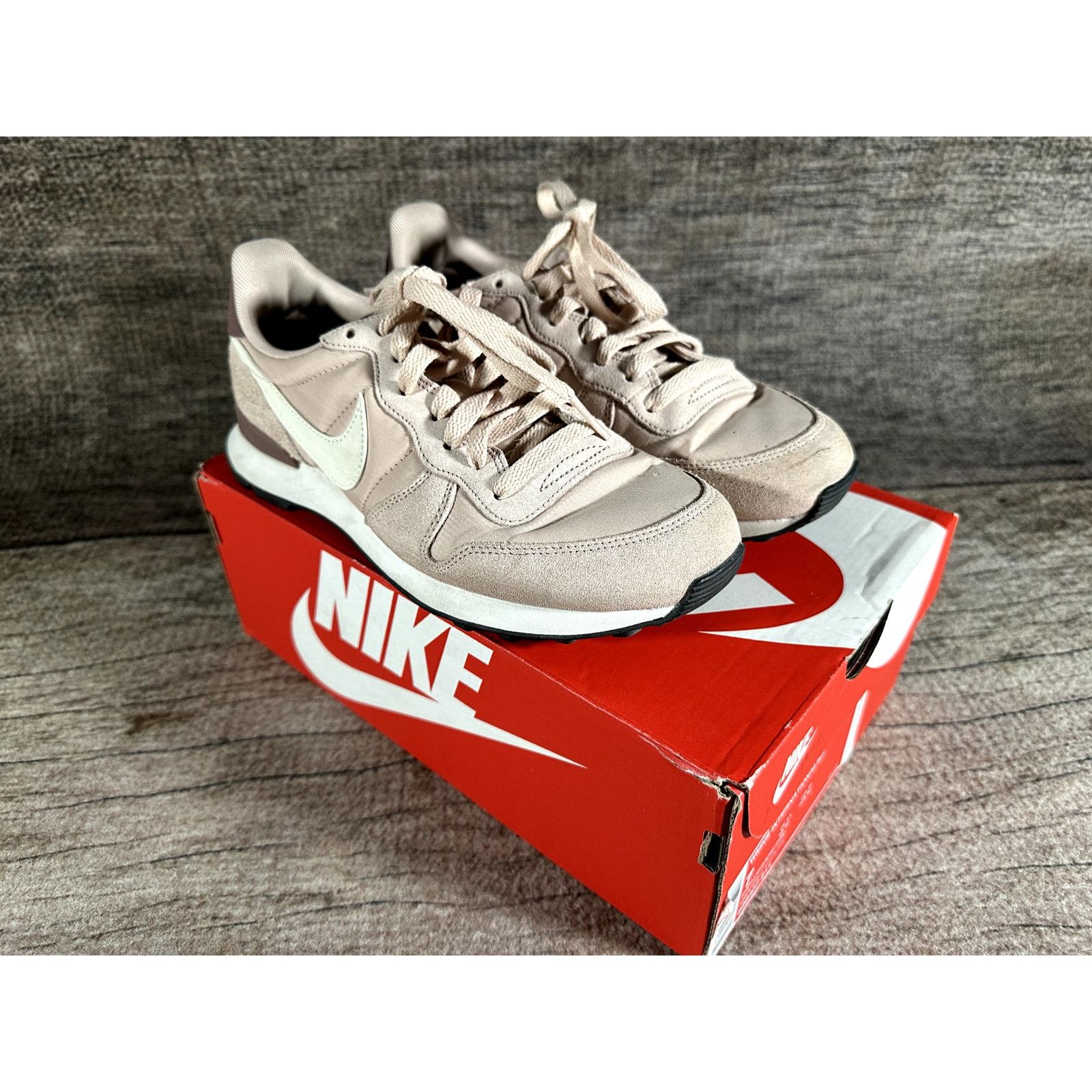 Nike Nike Womens Internationalist Shoes Pink Leather Sneakers Size US 7 / IT 37 - 1 Thumbnail