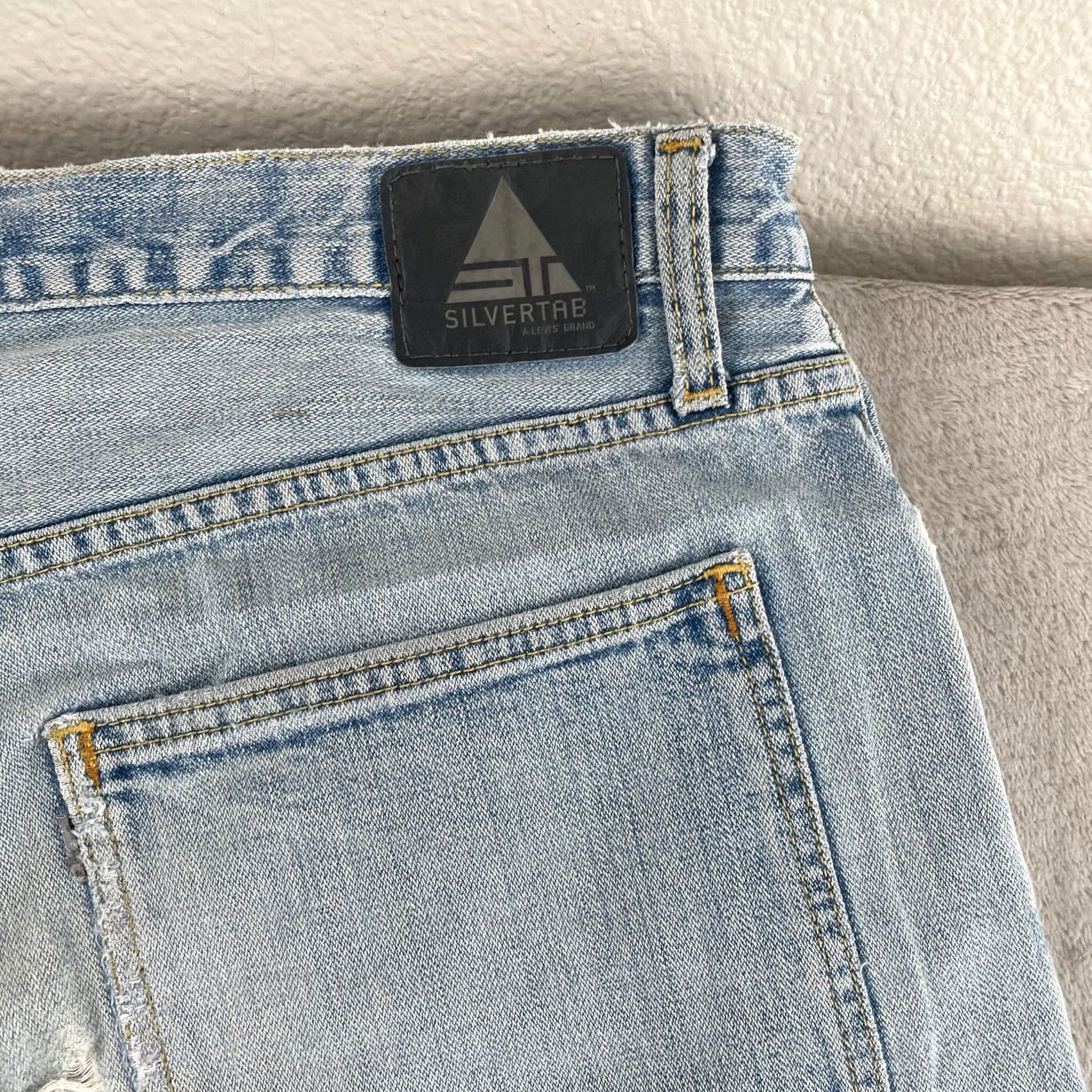 Levi's Vintage Levi's Silver Tab Baggy Jeans Men 38x33 Light Blue Distressed Denim Skate Size US 38 / EU 54 - 5 Thumbnail